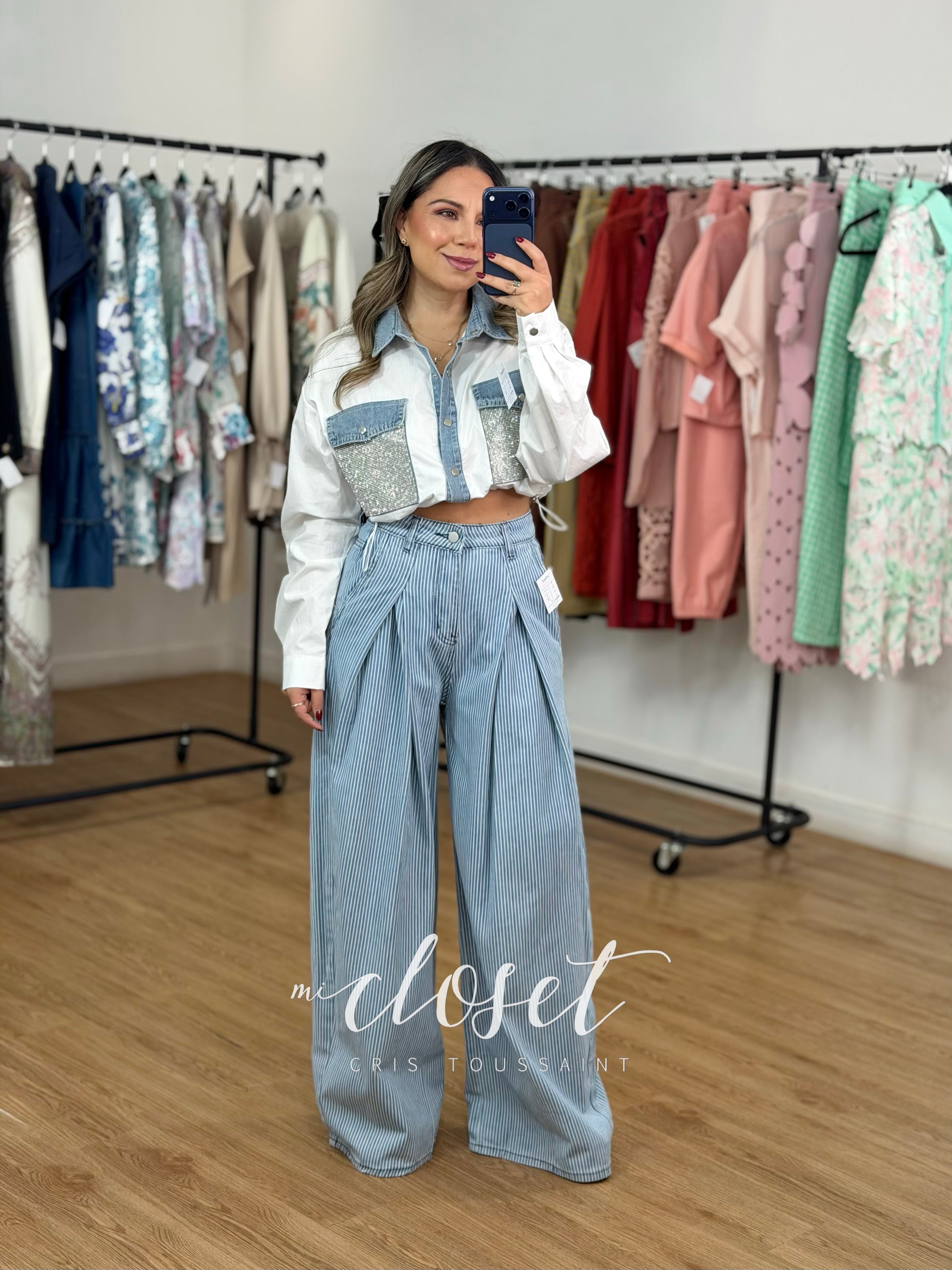 JEANS CORTE WIDE LEG CON PINZAS EN CINTURA