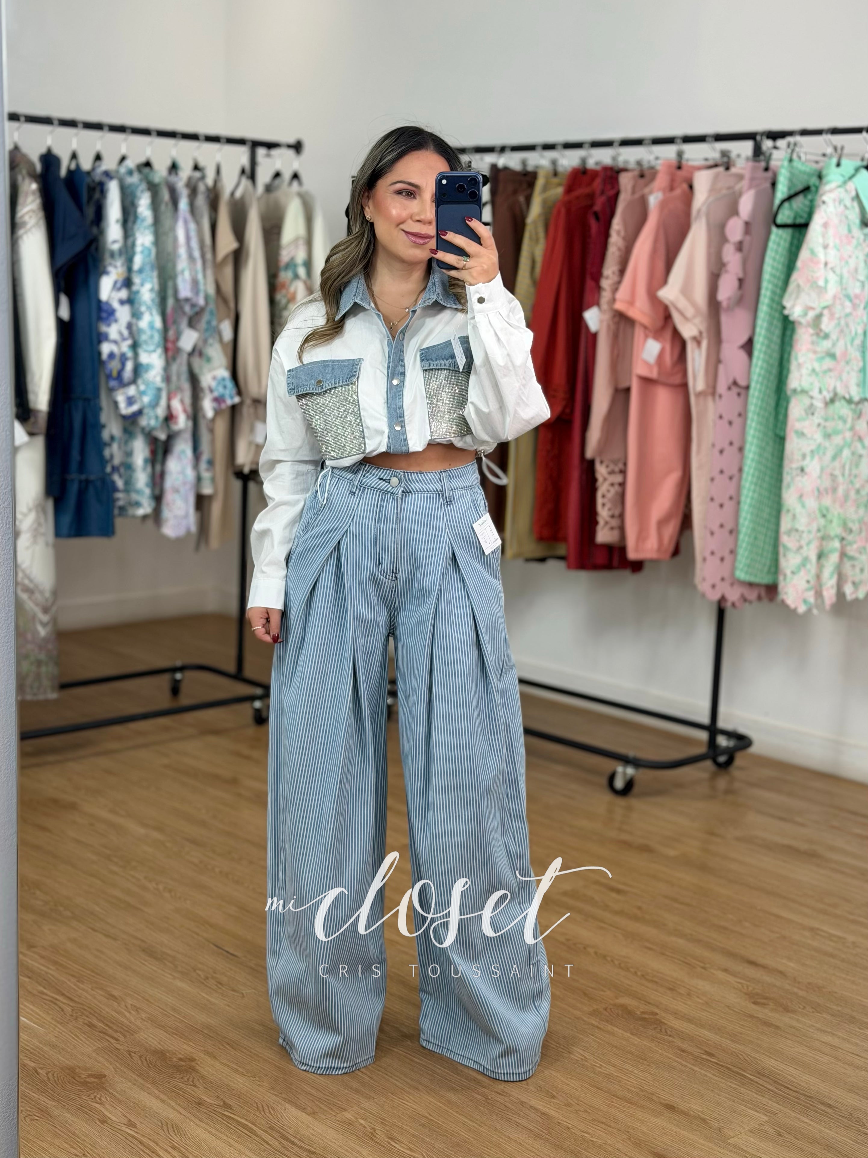 JEANS CORTE WIDE LEG CON PINZAS EN CINTURA