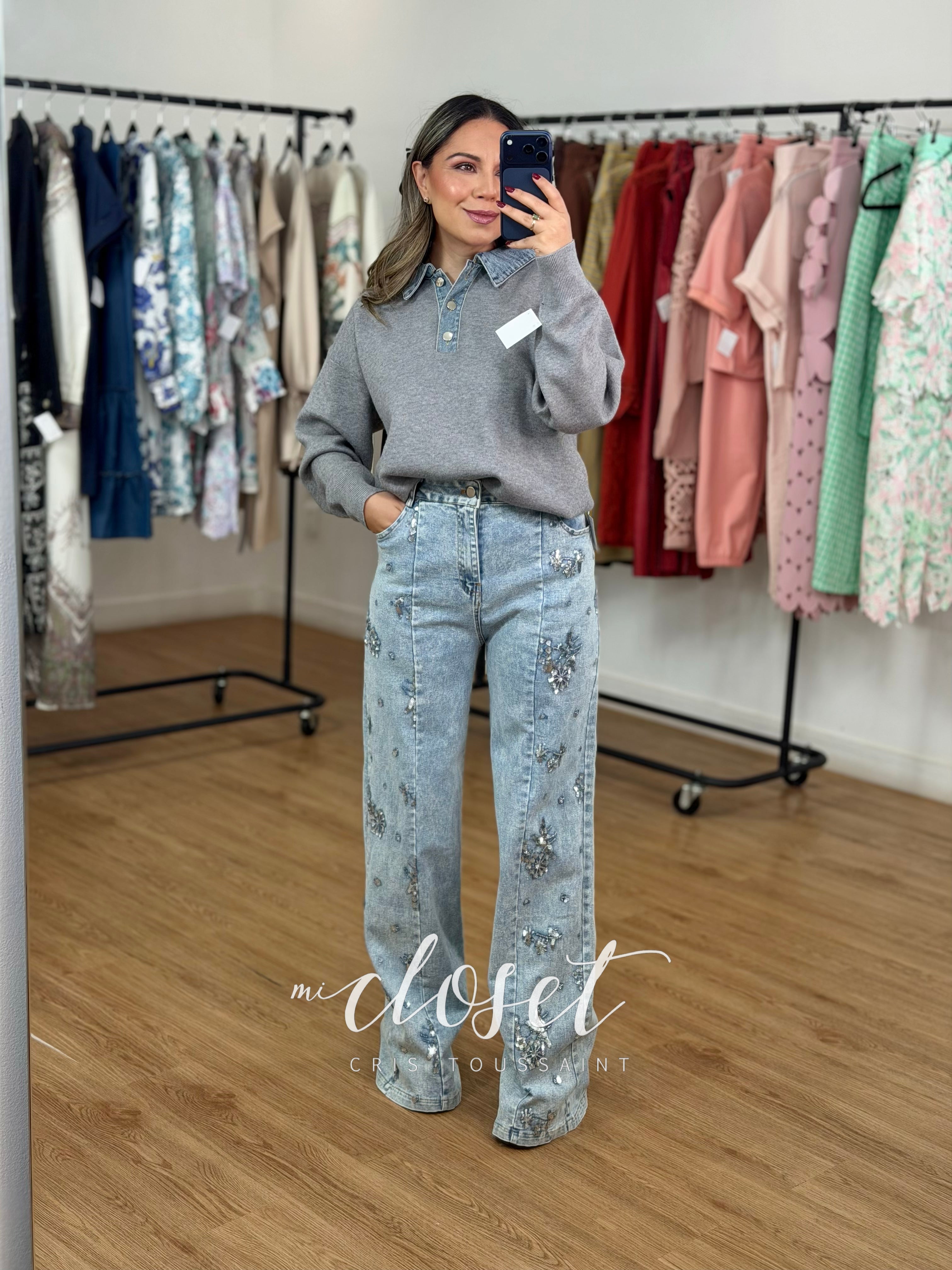 SWEATER SÚPER SUAVE CON CUELLO DE MEZCLILLA