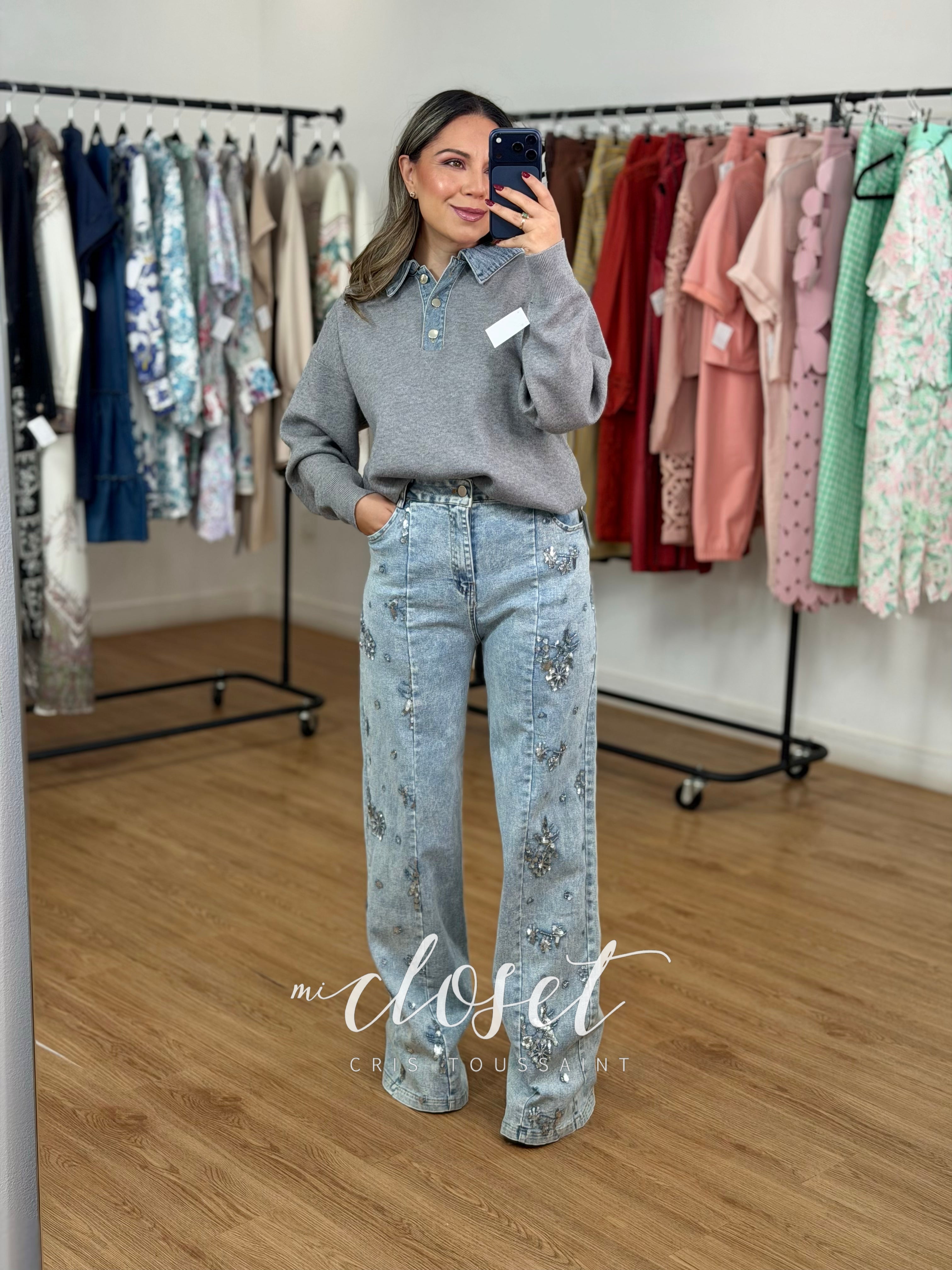 SWEATER SÚPER SUAVE CON CUELLO DE MEZCLILLA