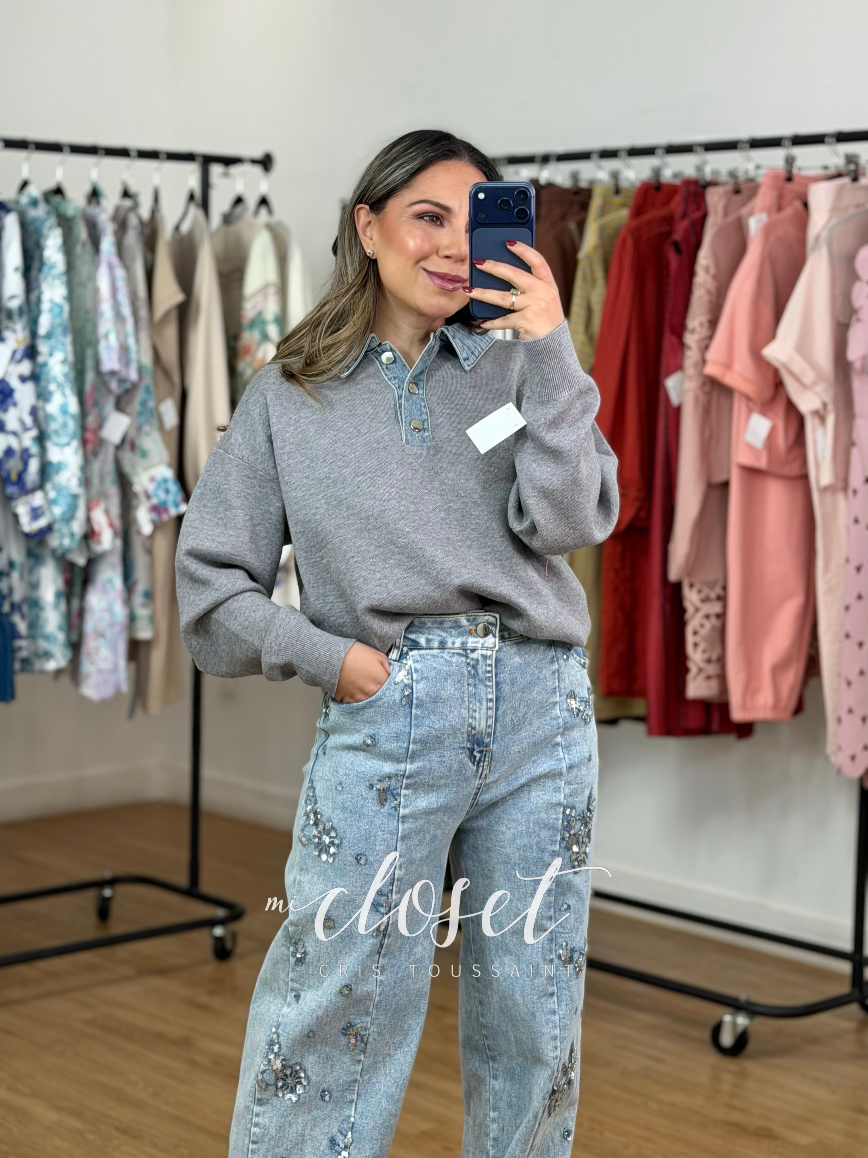 SWEATER SÚPER SUAVE CON CUELLO DE MEZCLILLA