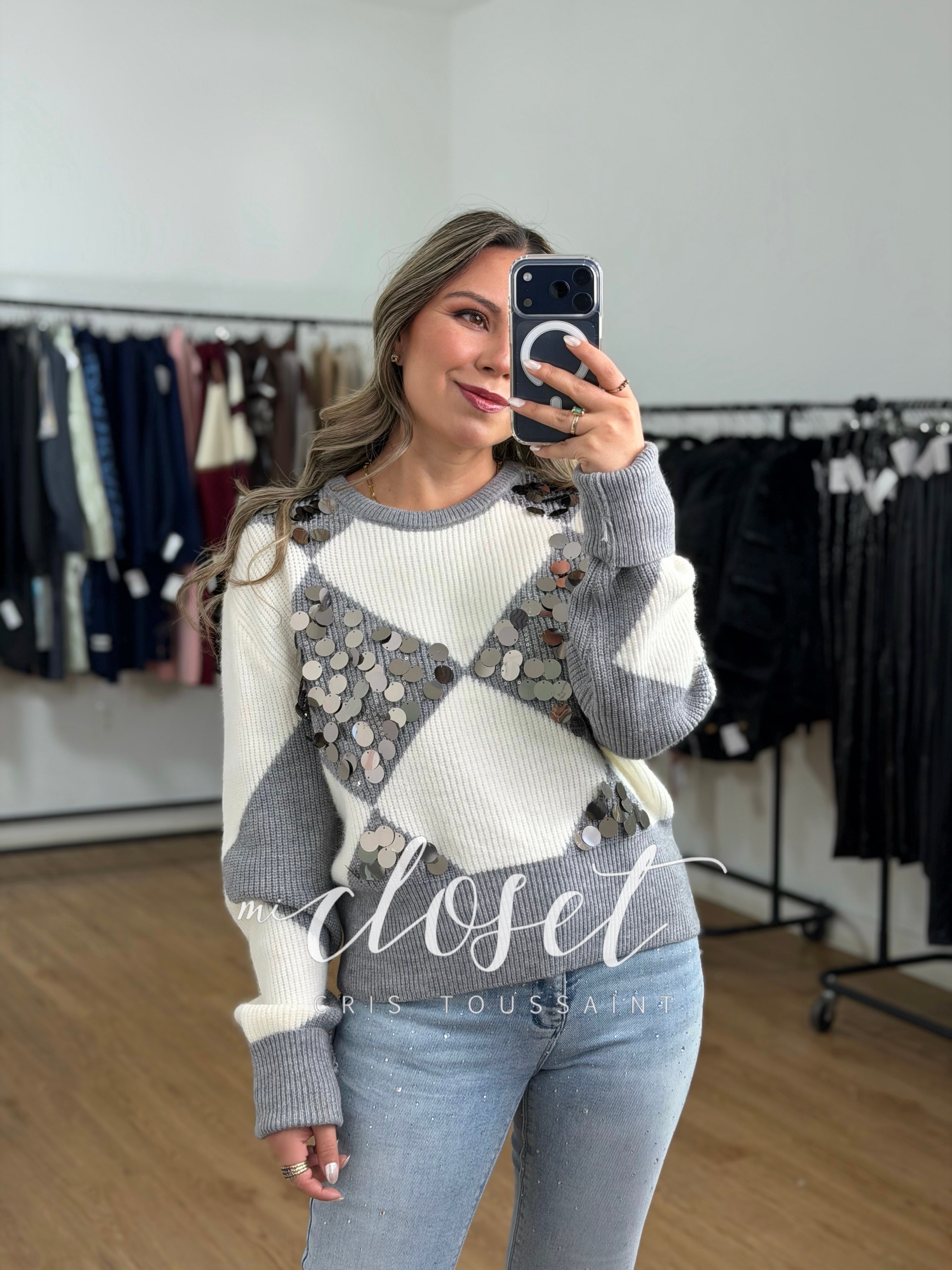 SWEATER TEJIDO CON LENTEJUELA GIGANTE Y ROMBOS EN FRENTE Y ESPALDA
