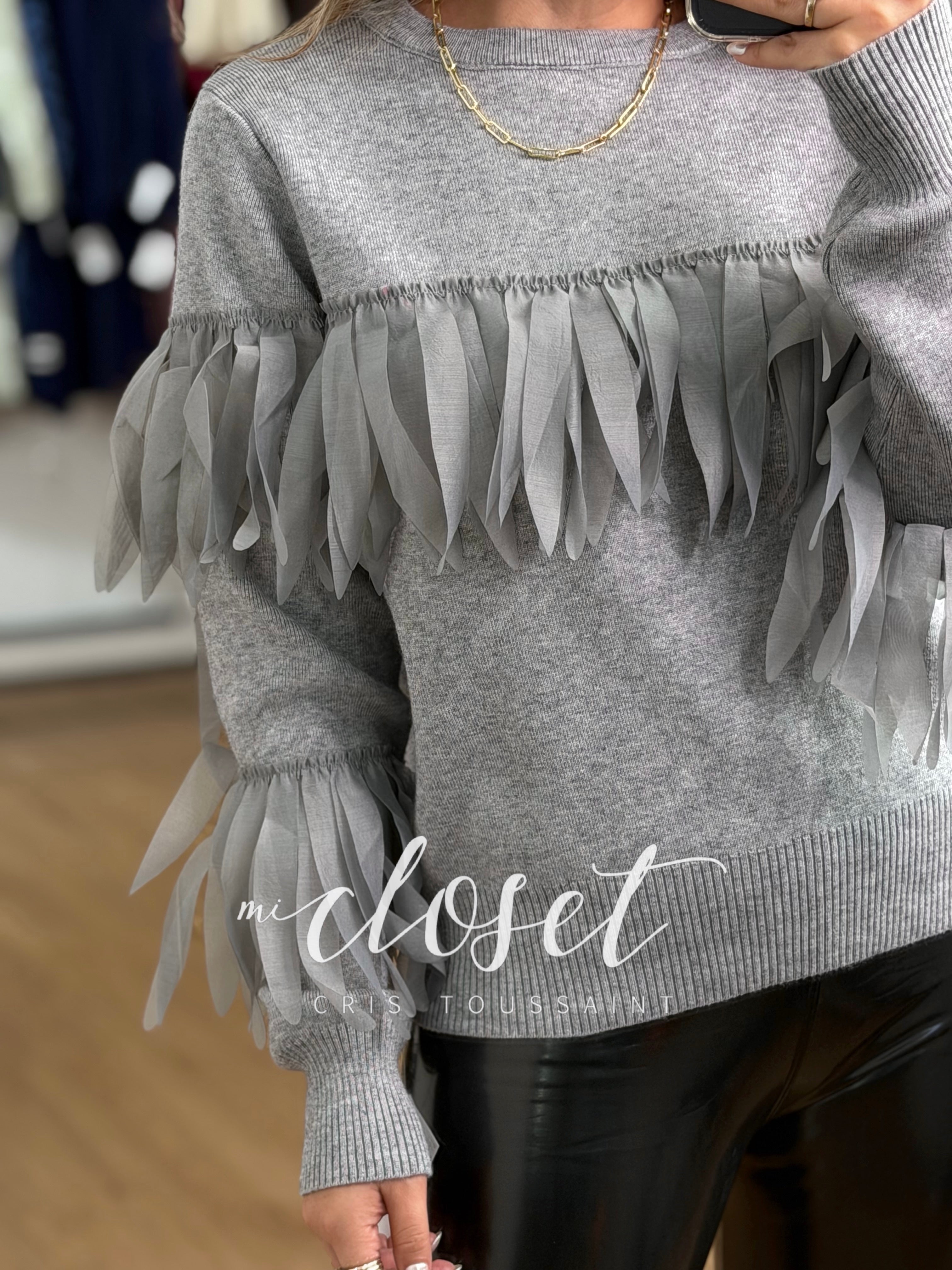 SWEATER CON FLECOS EN PECHO Y MANGAS, SÚPER SUAVE