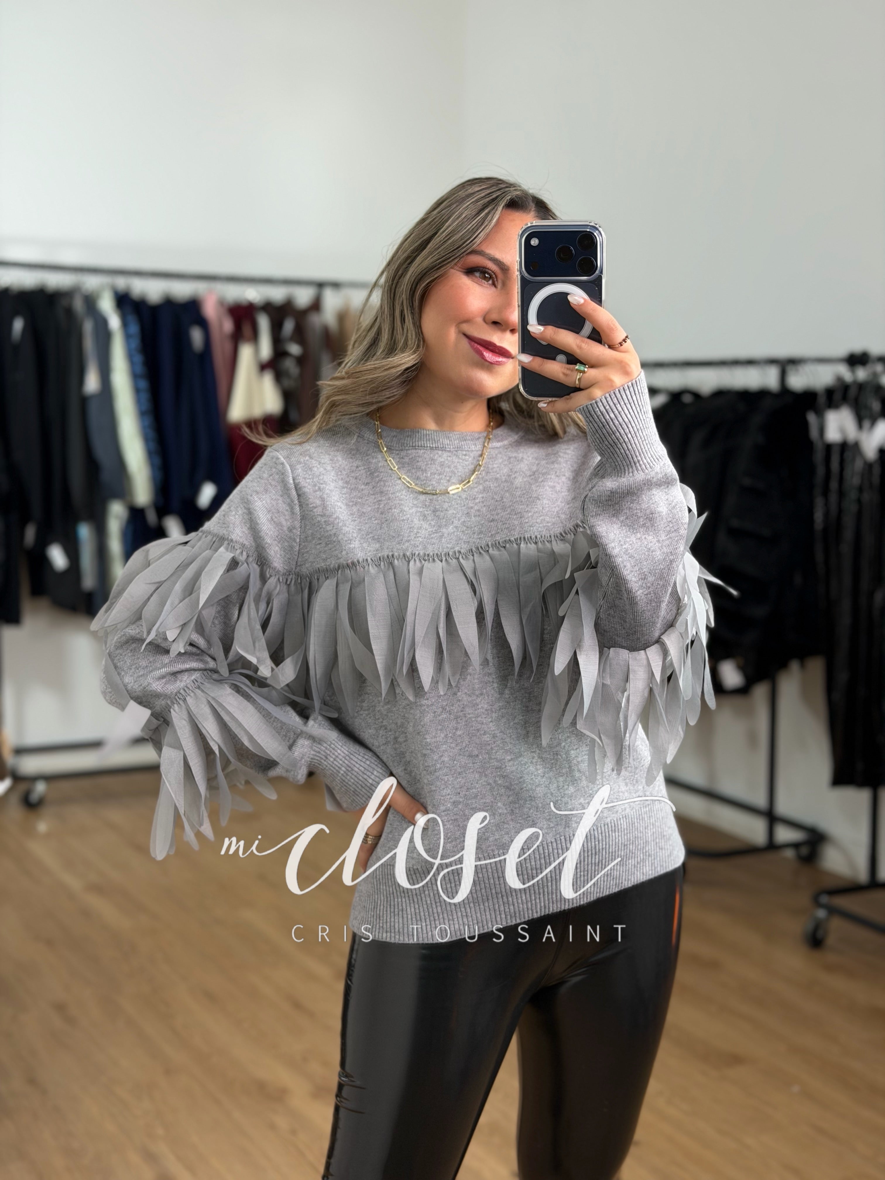 SWEATER CON FLECOS EN PECHO Y MANGAS, SÚPER SUAVE