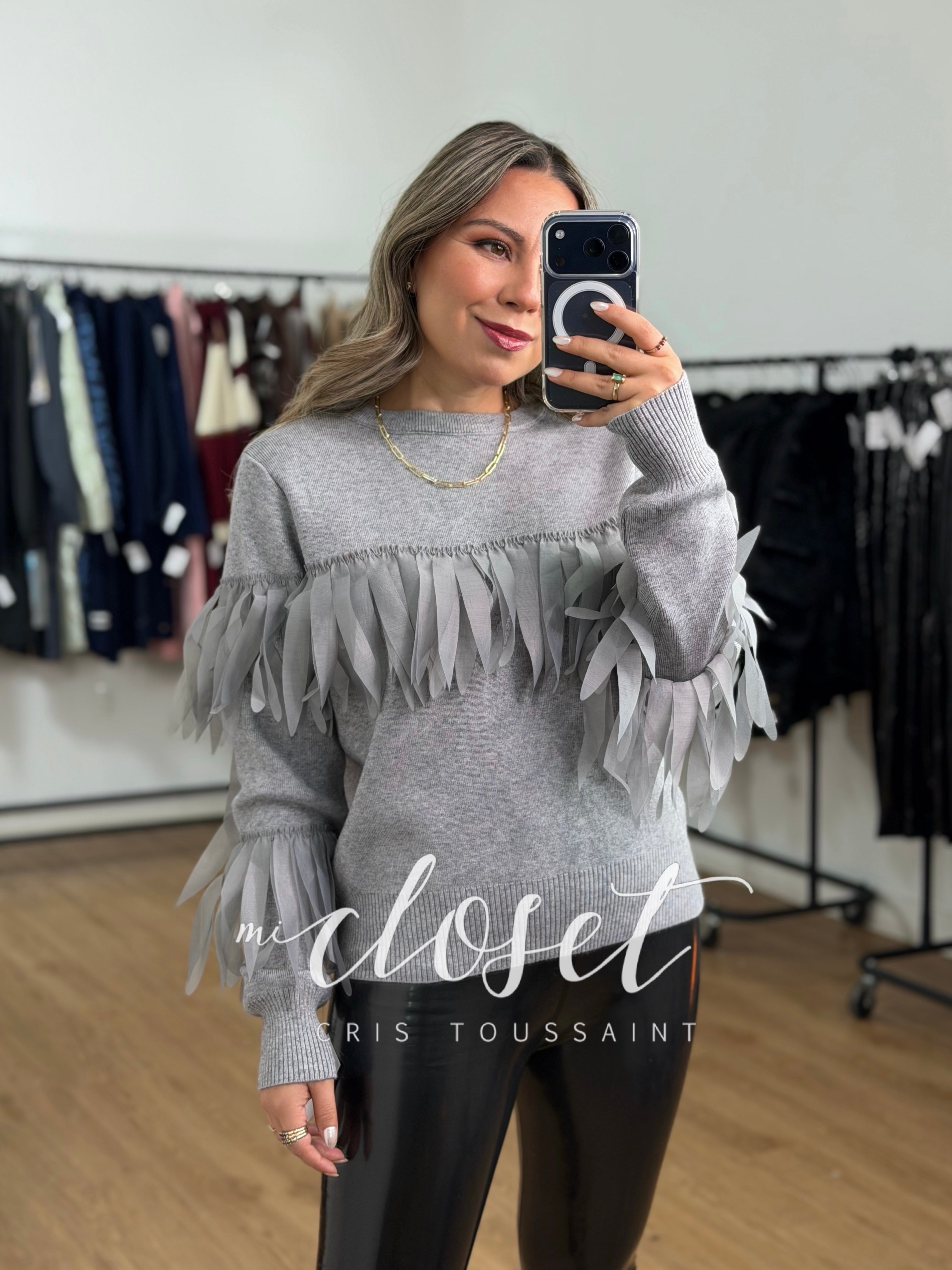 SWEATER CON FLECOS EN PECHO Y MANGAS, SÚPER SUAVE