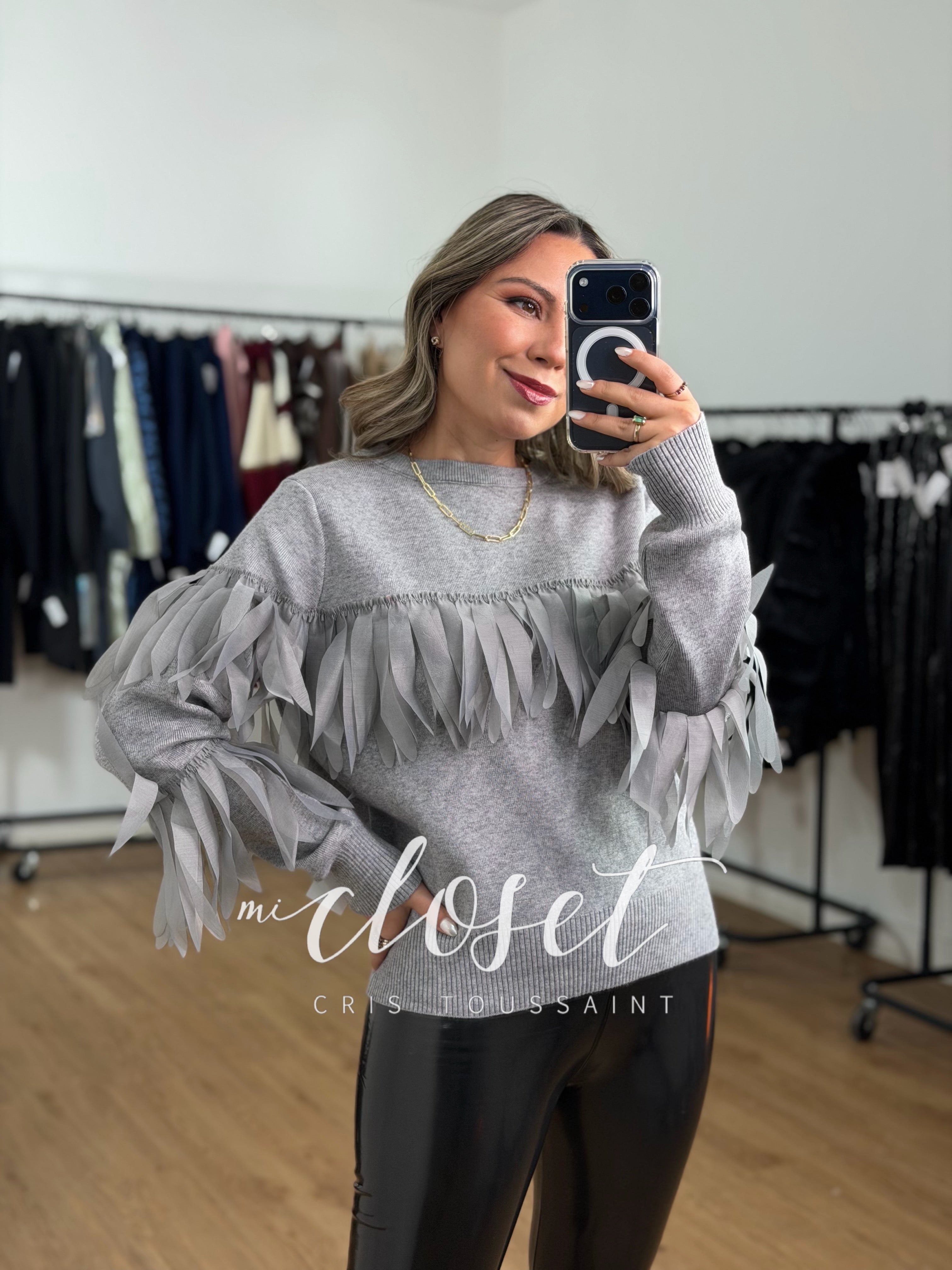 SWEATER CON FLECOS EN PECHO Y MANGAS, SÚPER SUAVE