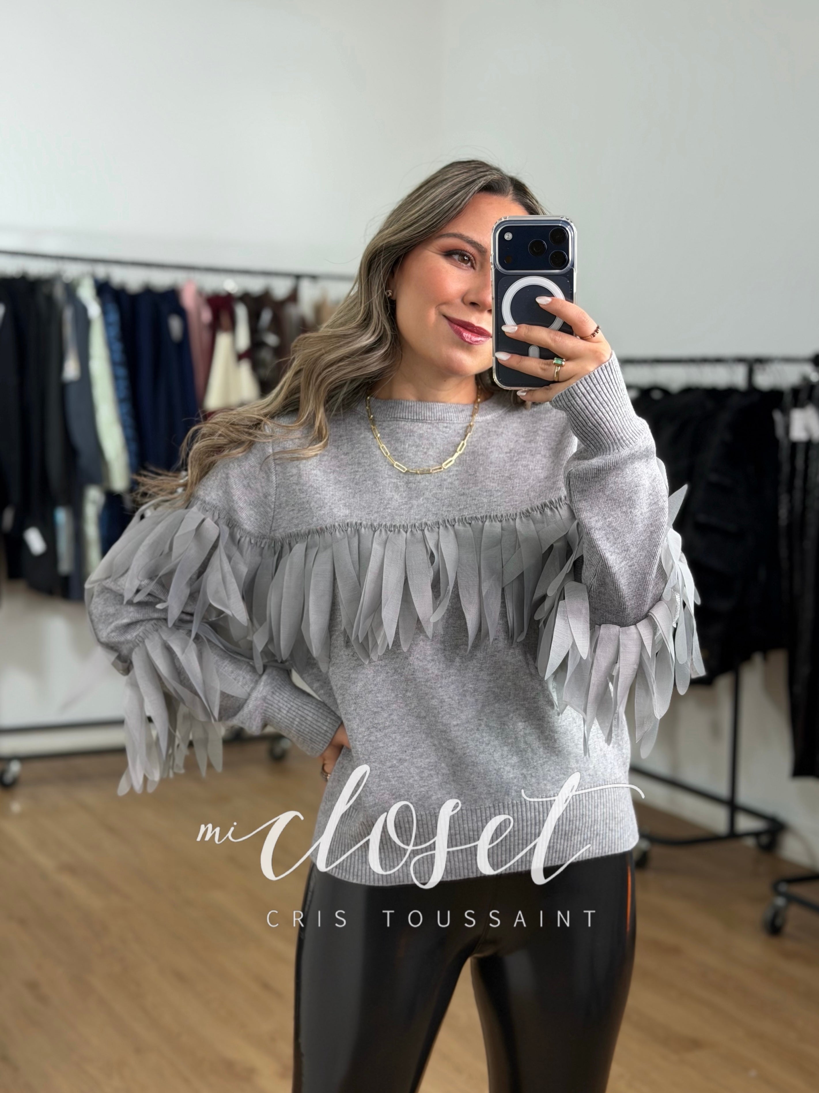 SWEATER CON FLECOS EN PECHO Y MANGAS, SÚPER SUAVE