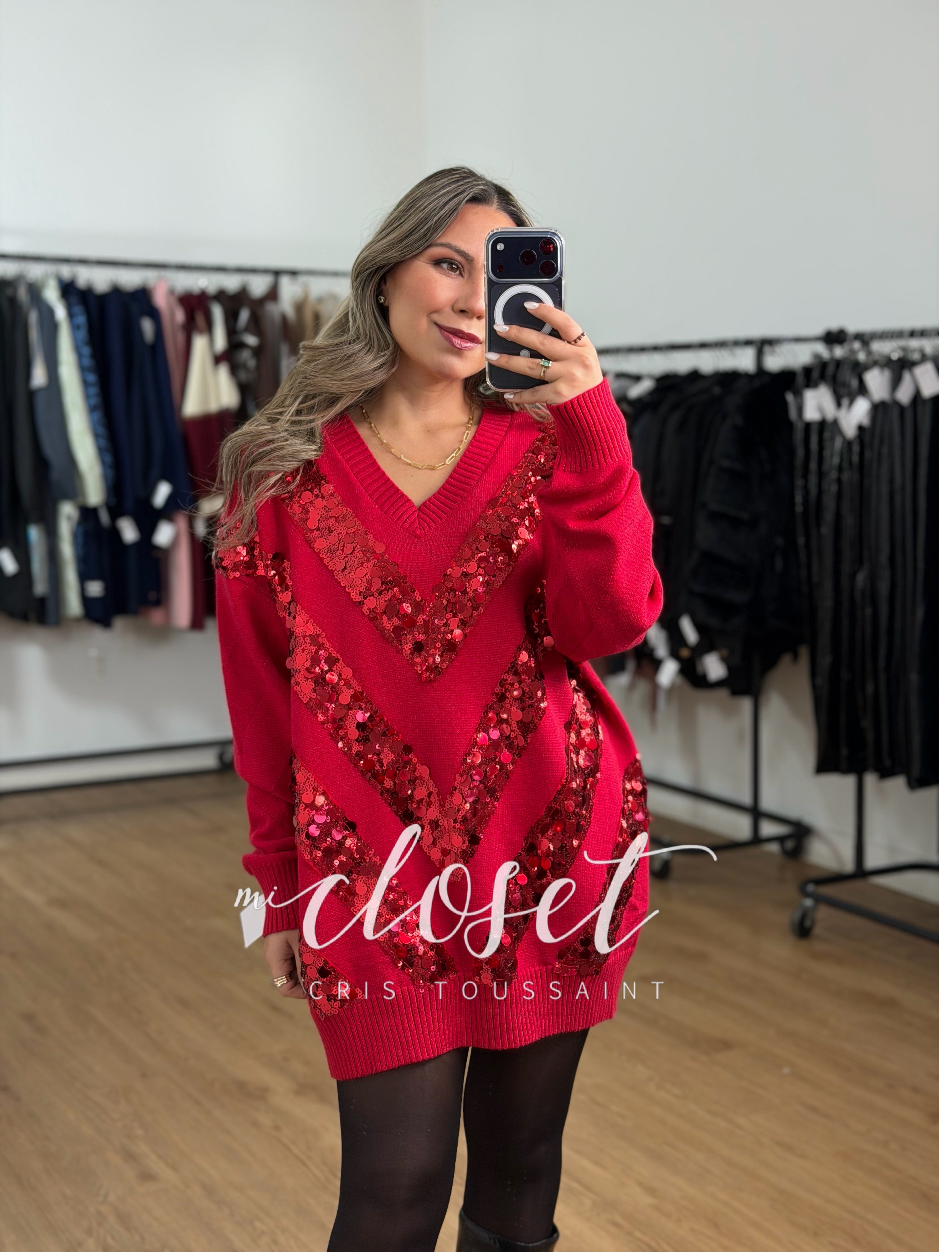 SWEATER LARGO CON LENTEJUELAS DE DIFERENTES TAMAÑOS EN PARTE DELANTERA, DESTELLOS DE BRILLOS