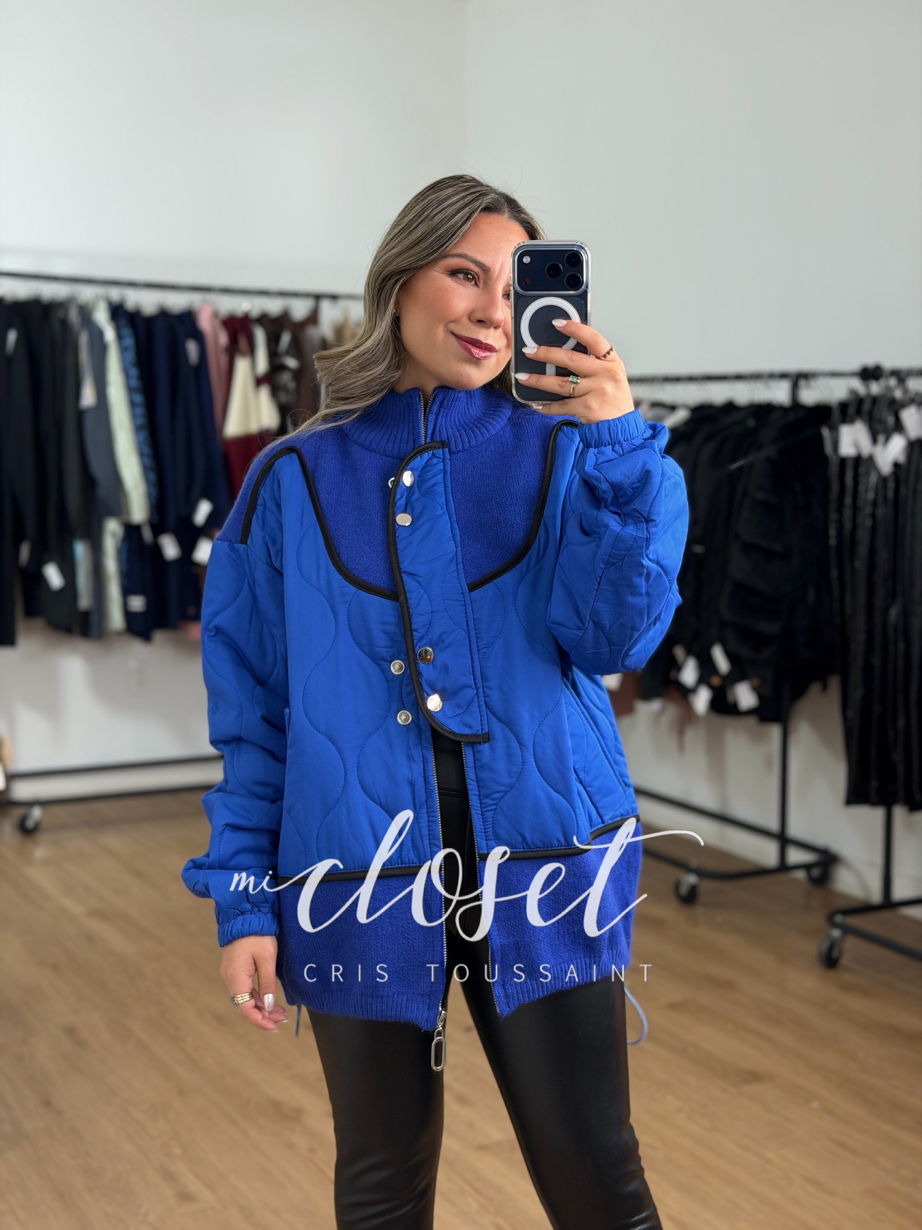 CHAMARRA CON DOBLE TEXTURA, TIPO BOMBER
