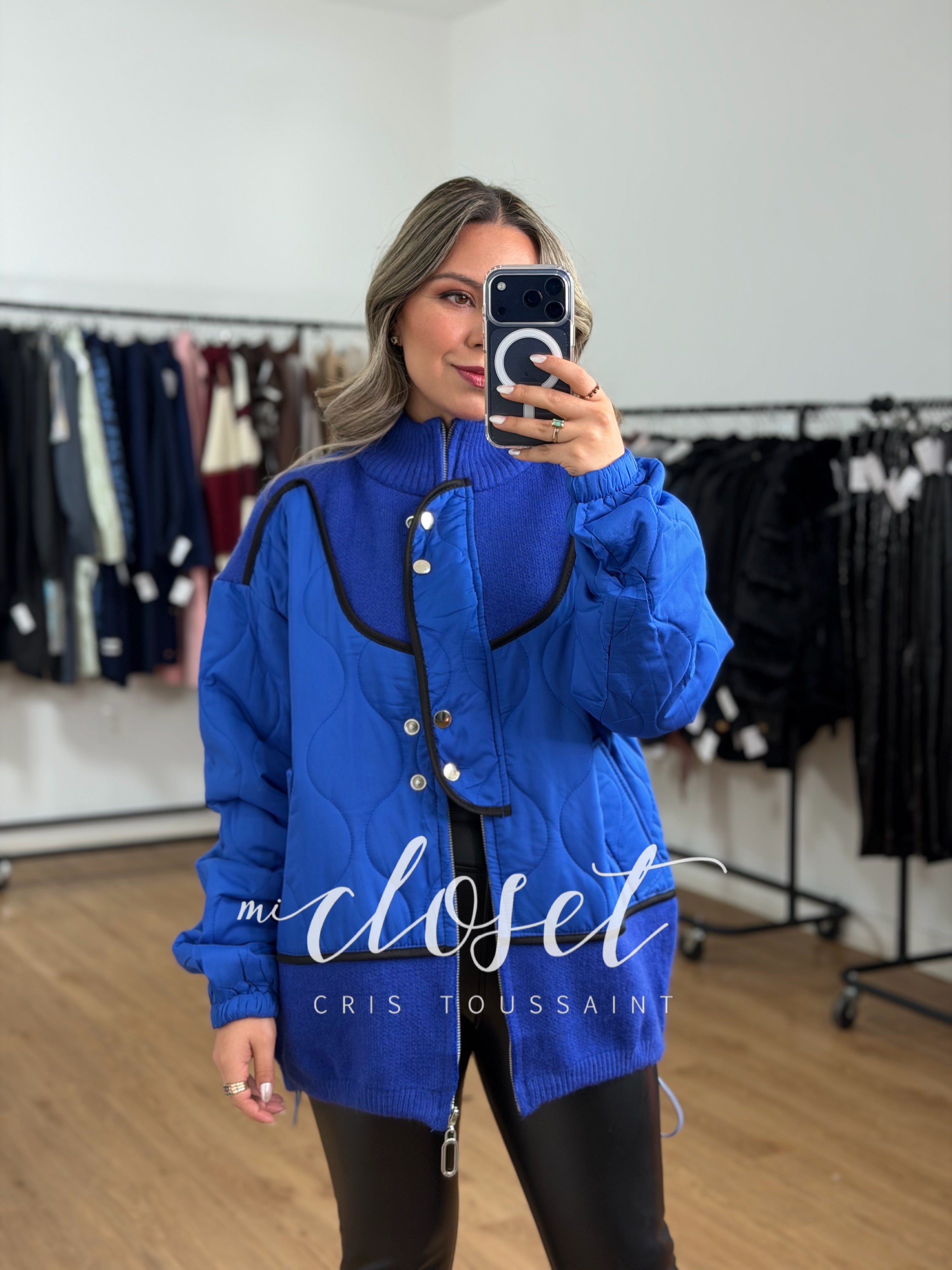 CHAMARRA CON DOBLE TEXTURA, TIPO BOMBER