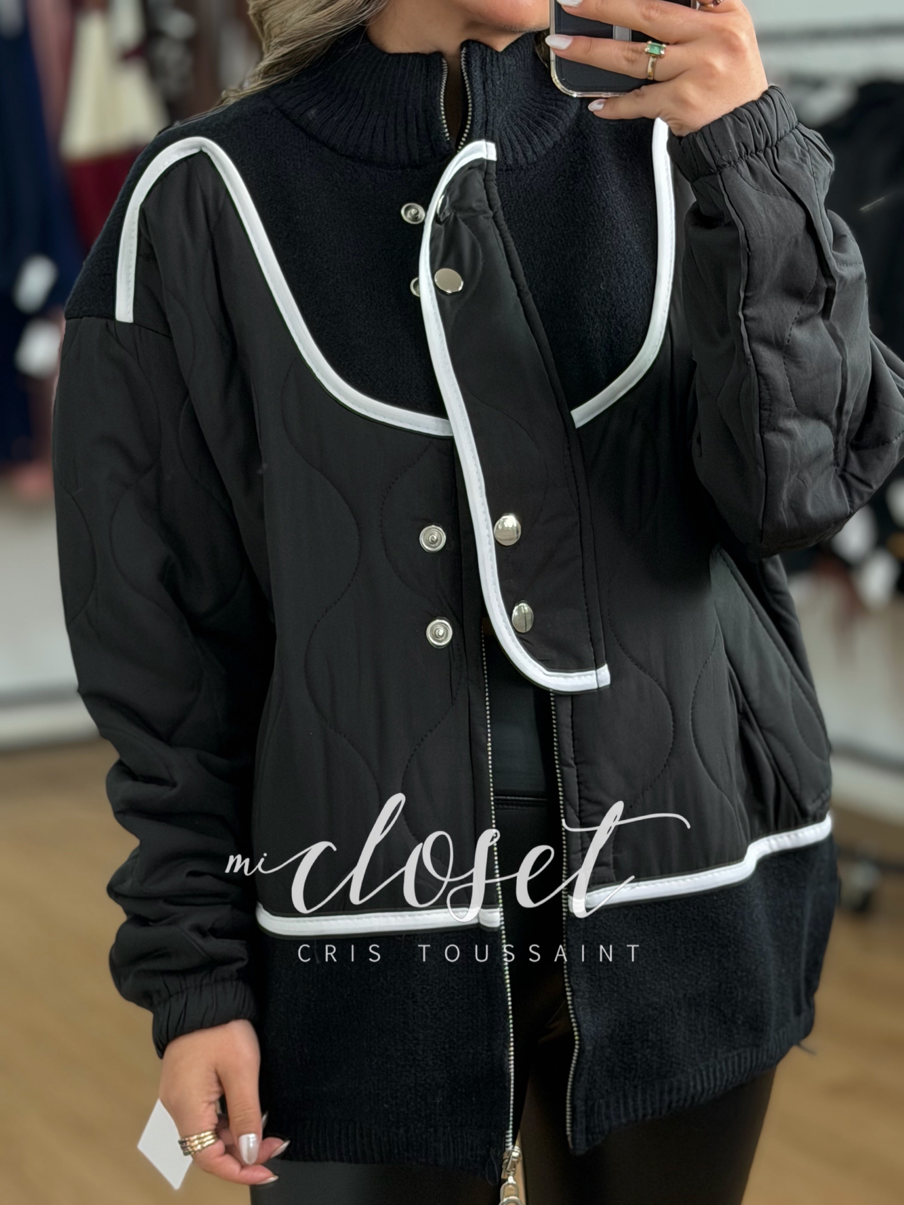 CHAMARRA CON DOBLE TEXTURA, TIPO BOMBER