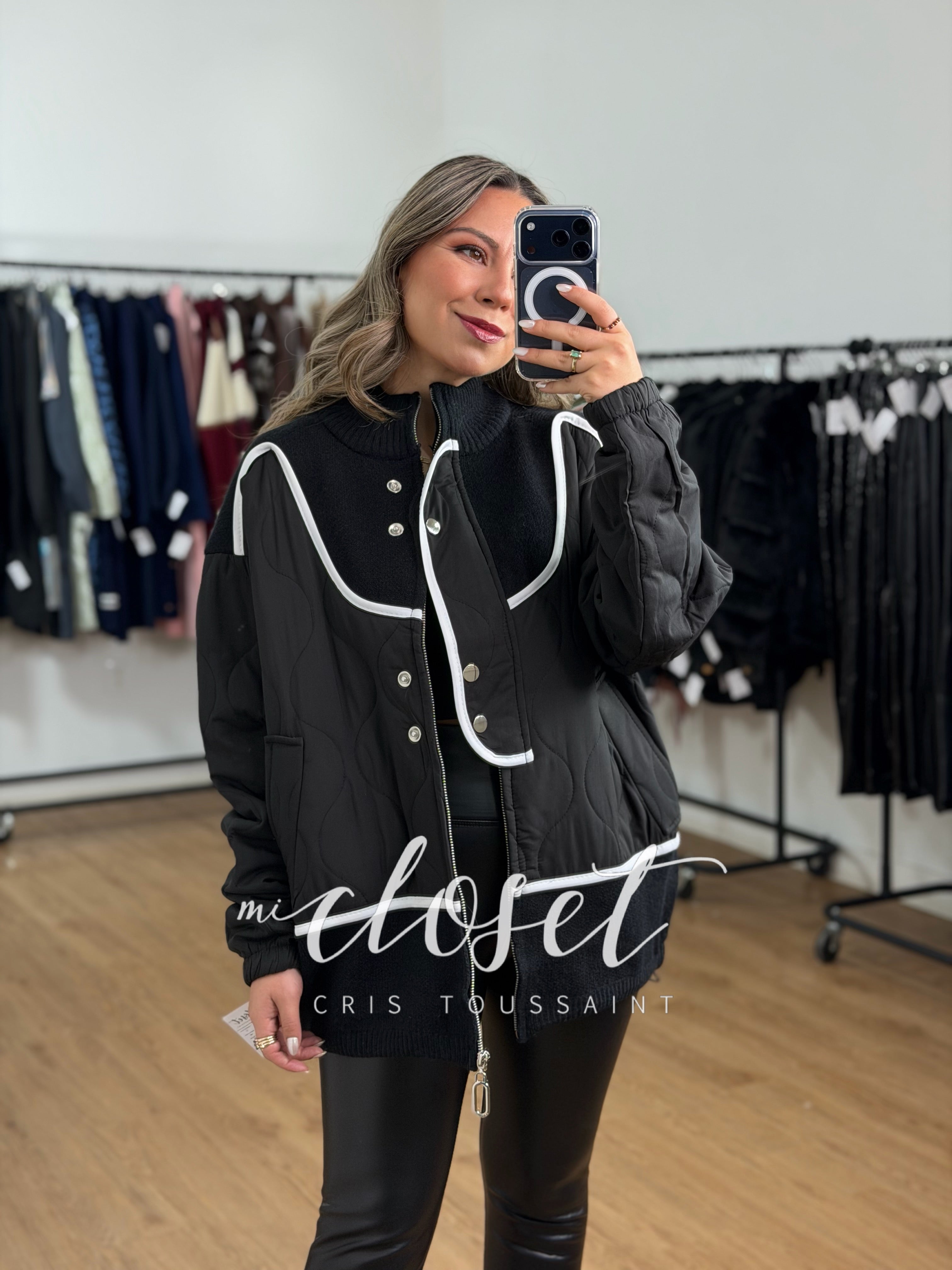 CHAMARRA CON DOBLE TEXTURA, TIPO BOMBER