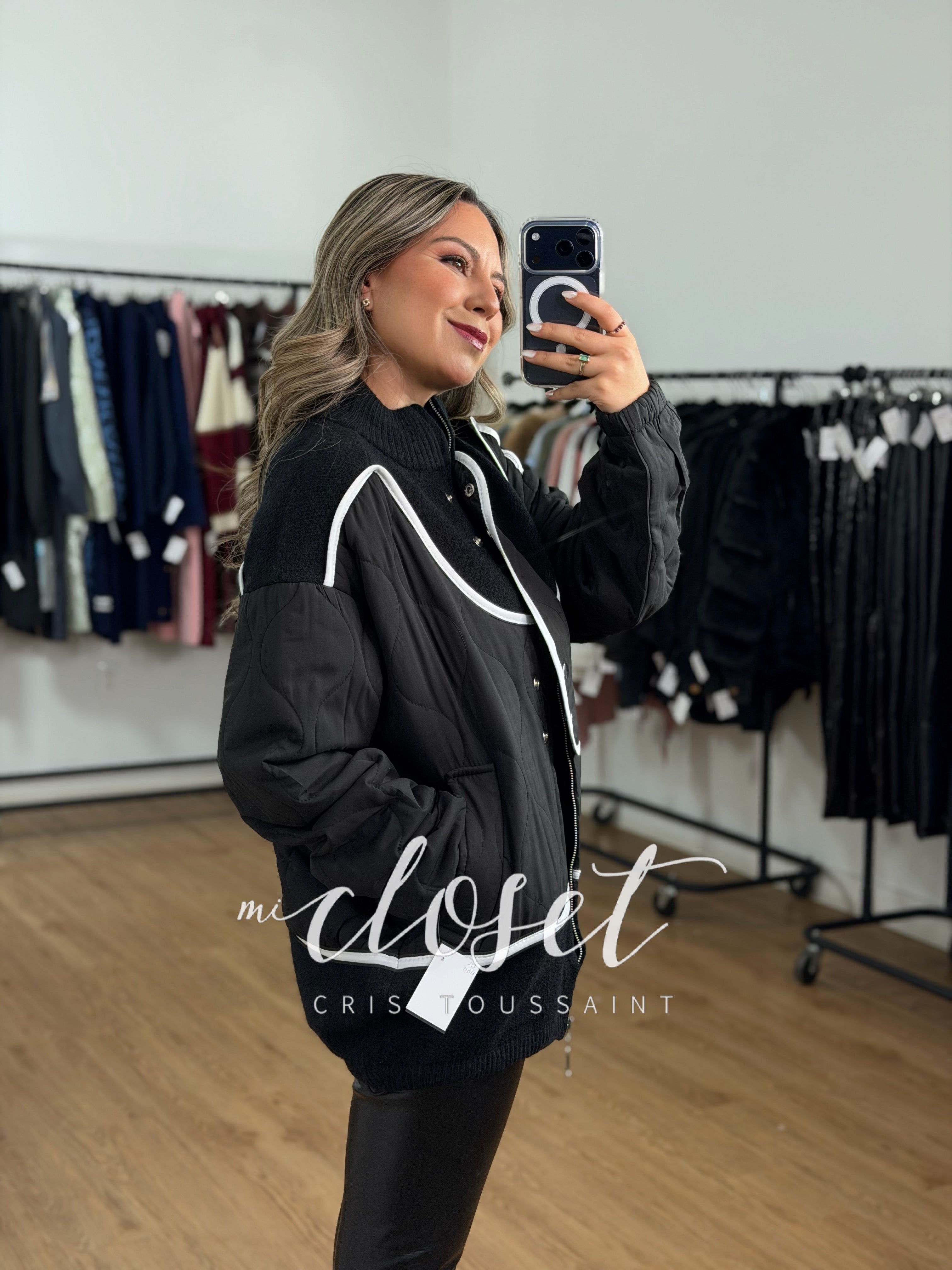 CHAMARRA CON DOBLE TEXTURA, TIPO BOMBER