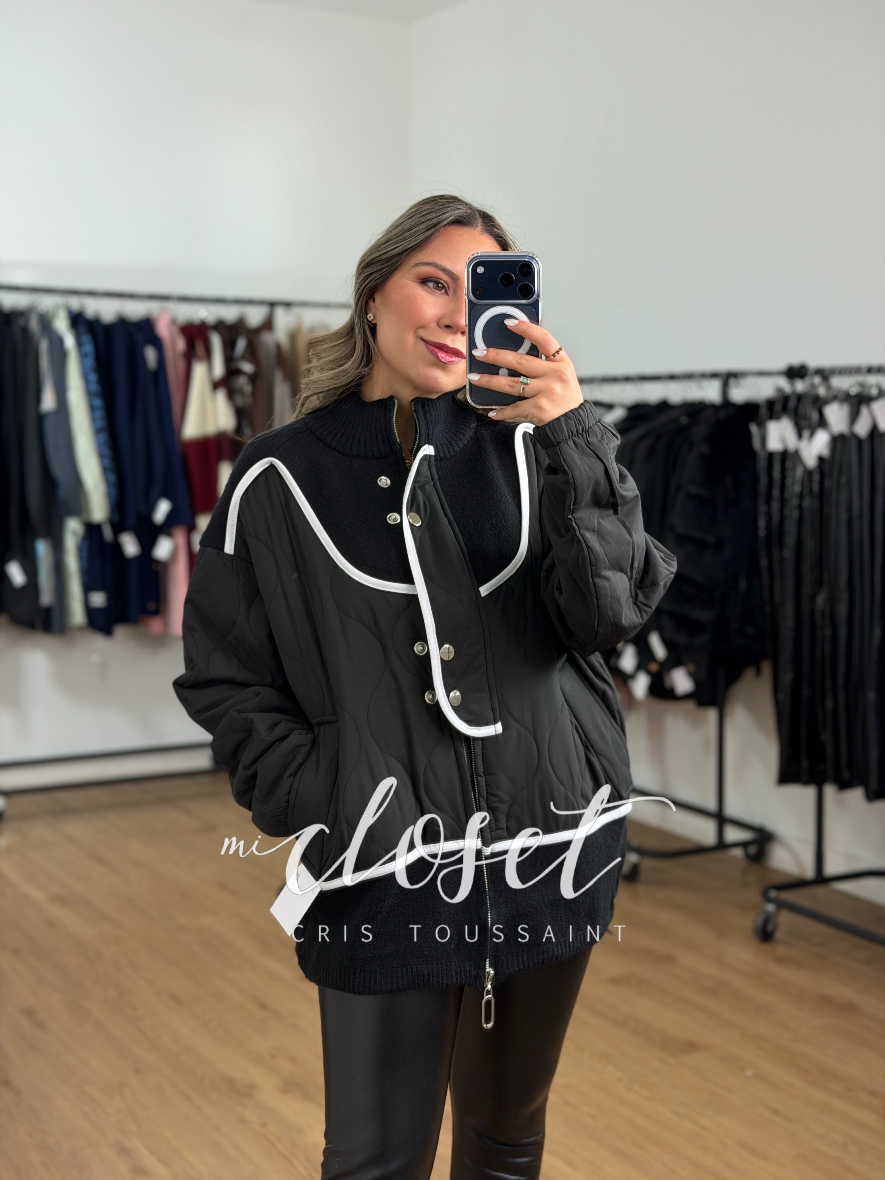 CHAMARRA CON DOBLE TEXTURA, TIPO BOMBER