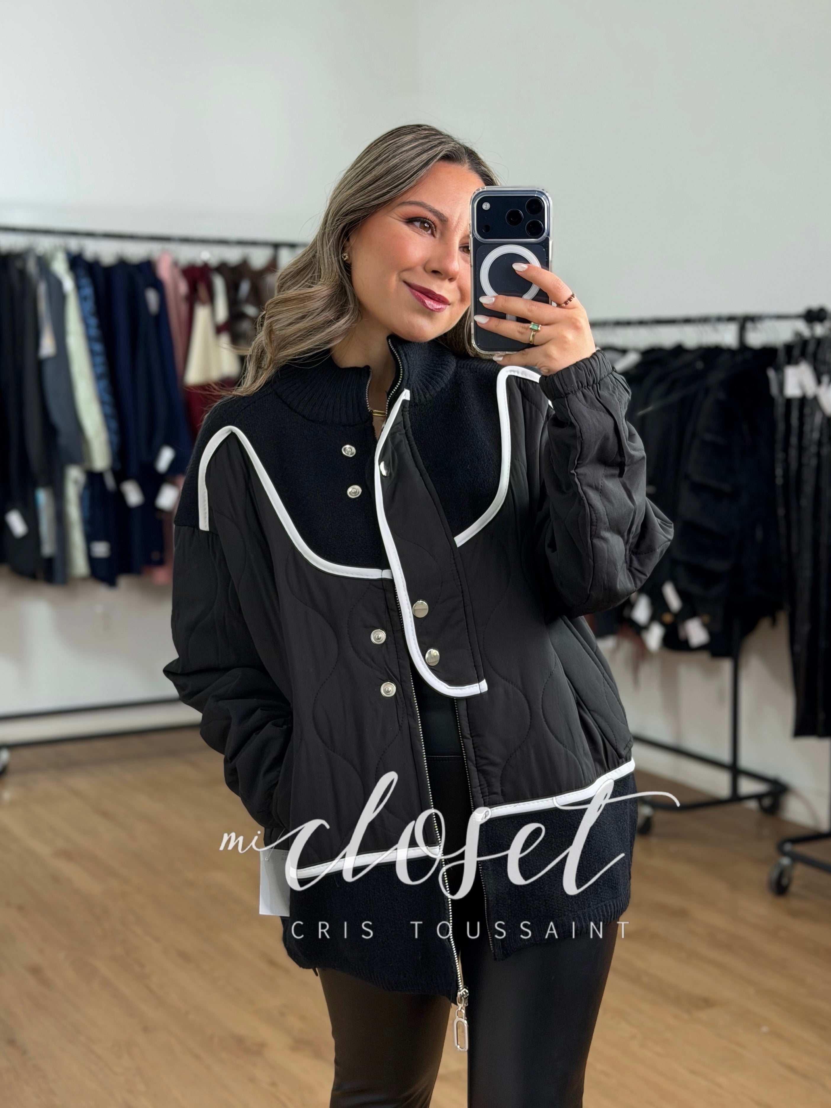 CHAMARRA CON DOBLE TEXTURA, TIPO BOMBER