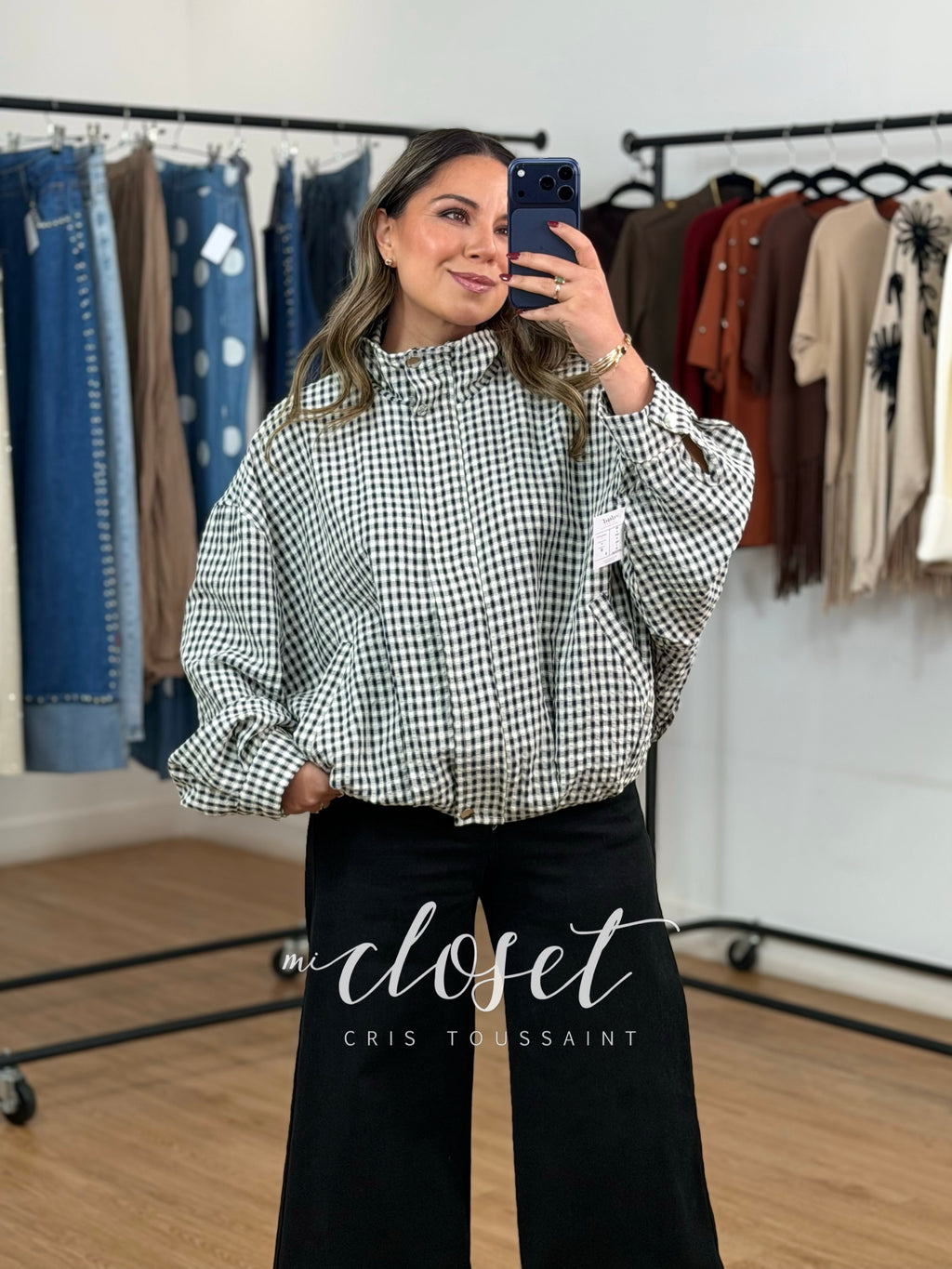 CHAMARRITA BOMBER LIGERA OVERSIZED CON PINZAS Y RESORTE EN CINTURA; MANGA MURCIÉLAGO