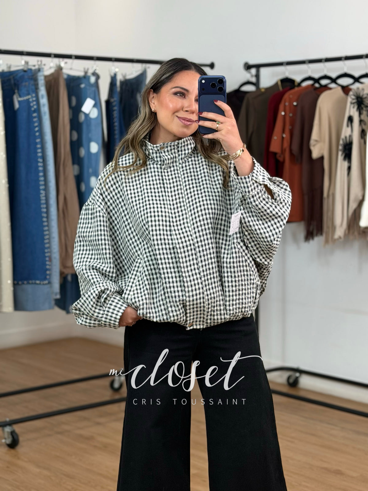 CHAMARRITA BOMBER LIGERA OVERSIZED CON PINZAS Y RESORTE EN CINTURA; MANGA MURCIÉLAGO