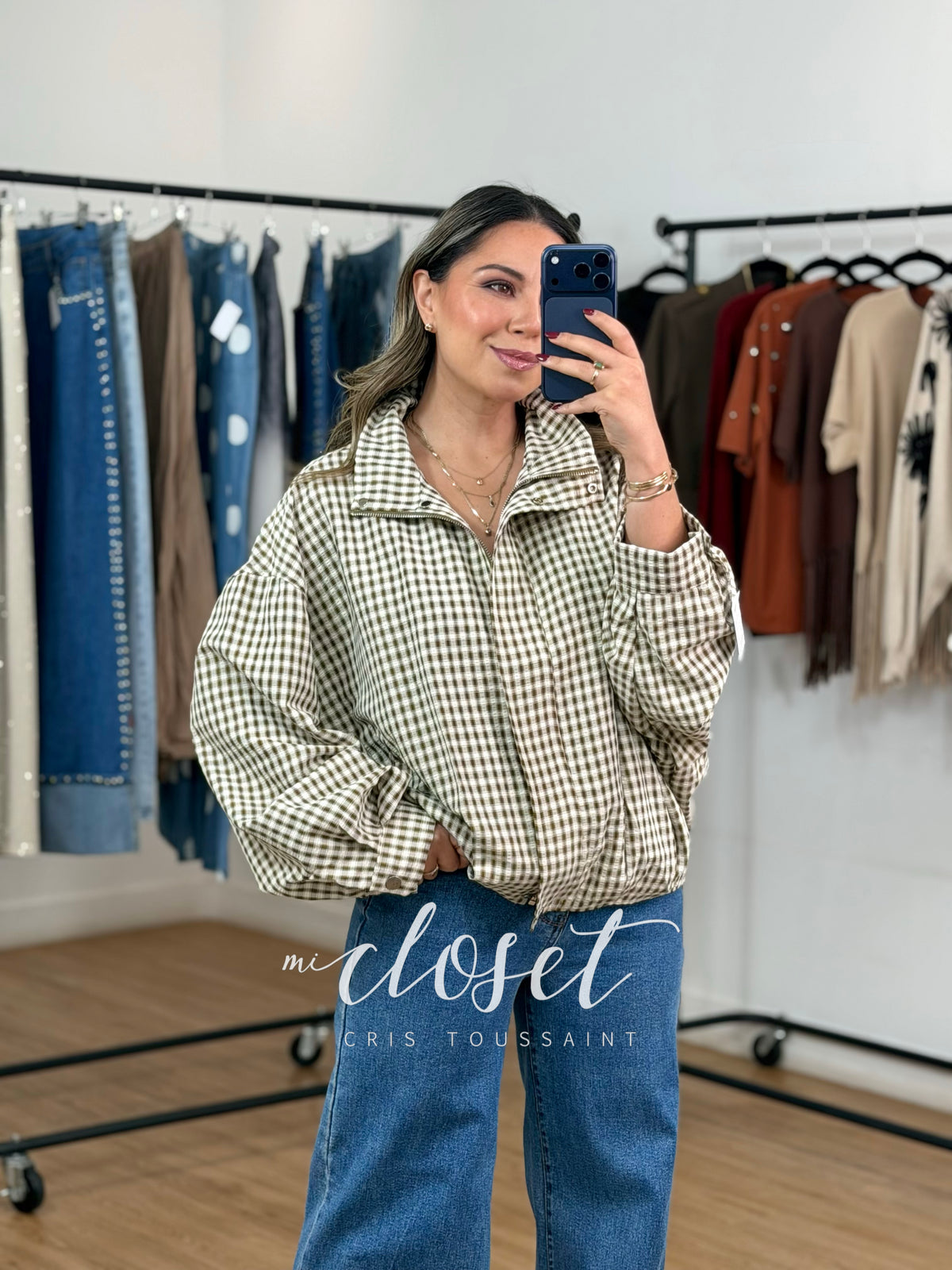 CHAMARRITA BOMBER LIGERA OVERSIZED CON PINZAS Y RESORTE EN CINTURA; MANGA MURCIÉLAGO