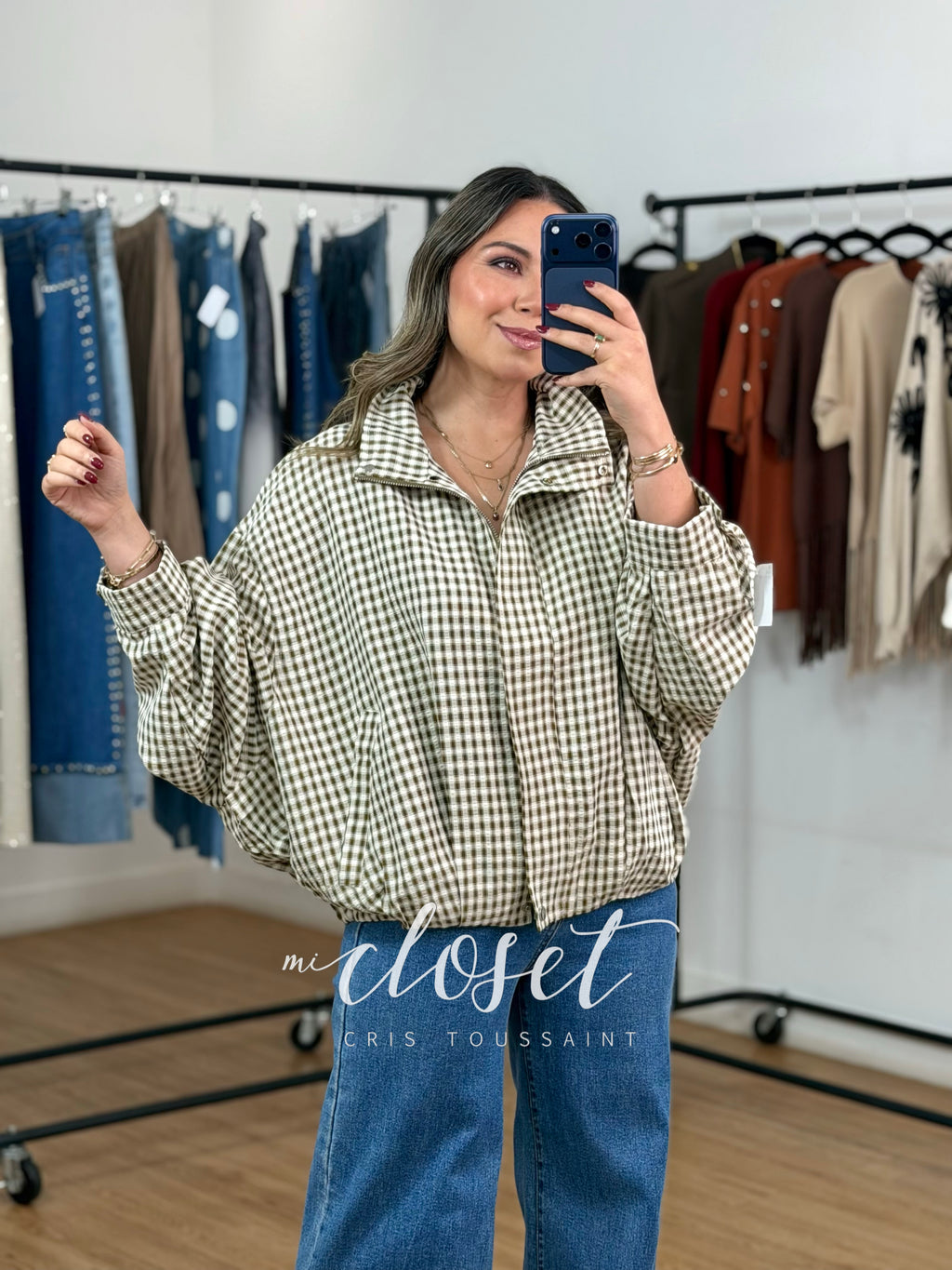 CHAMARRITA BOMBER LIGERA OVERSIZED CON PINZAS Y RESORTE EN CINTURA; MANGA MURCIÉLAGO