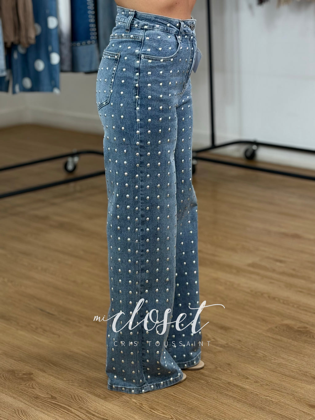 JEANS SÚPER STRETCH, TIRO ALTO, CORTE RECTO, CON ESTOPEROLES ADELANTE Y ATRÁS