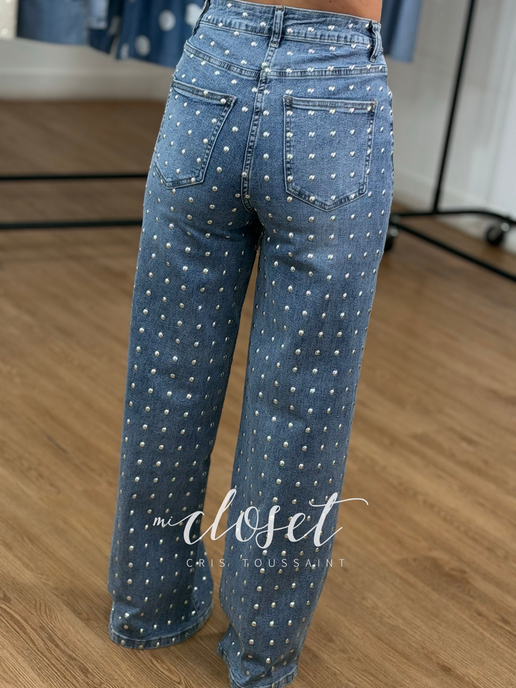 JEANS SÚPER STRETCH, TIRO ALTO, CORTE RECTO, CON ESTOPEROLES ADELANTE Y ATRÁS