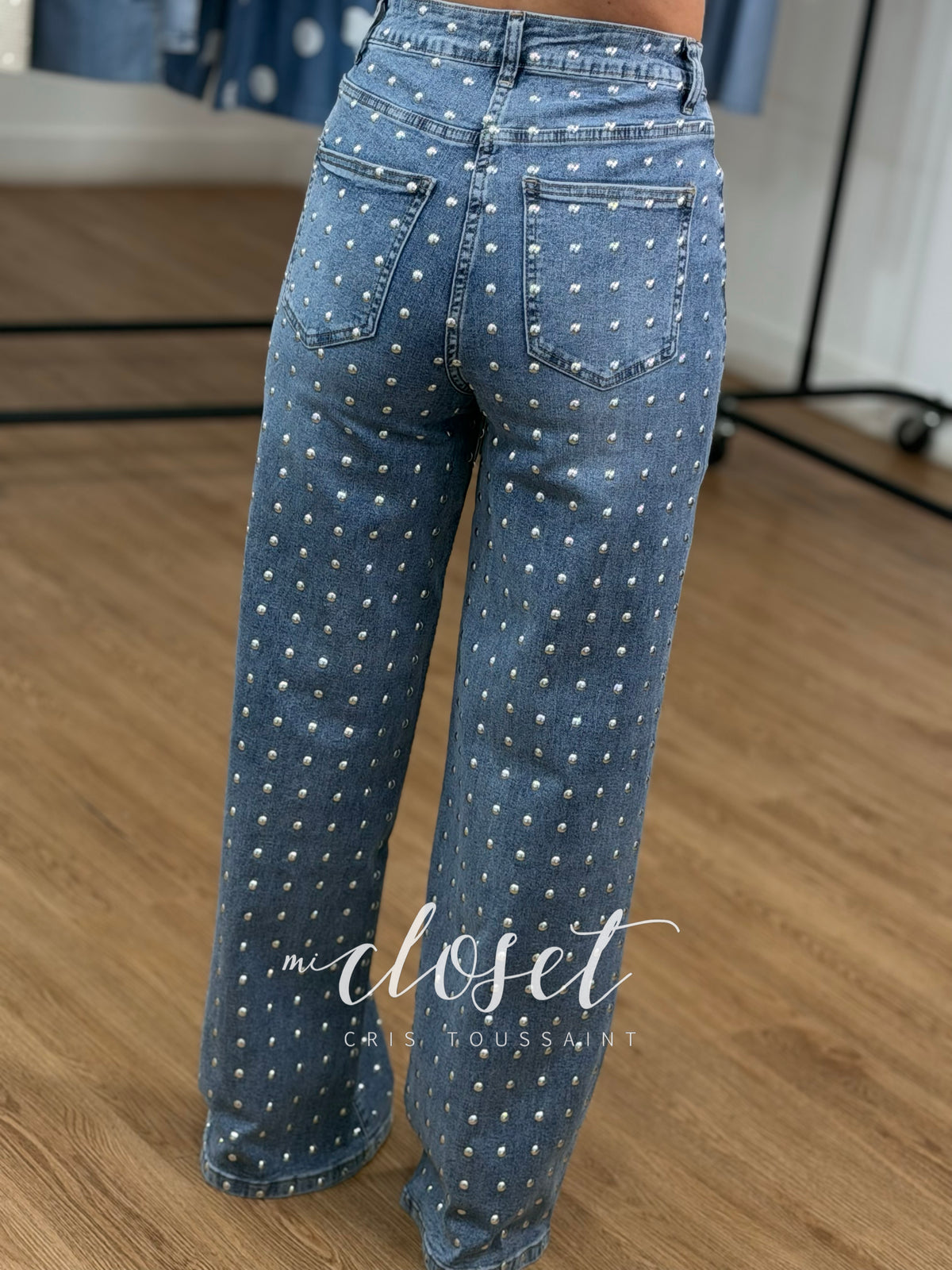 JEANS SÚPER STRETCH, TIRO ALTO, CORTE RECTO, CON ESTOPEROLES ADELANTE Y ATRÁS