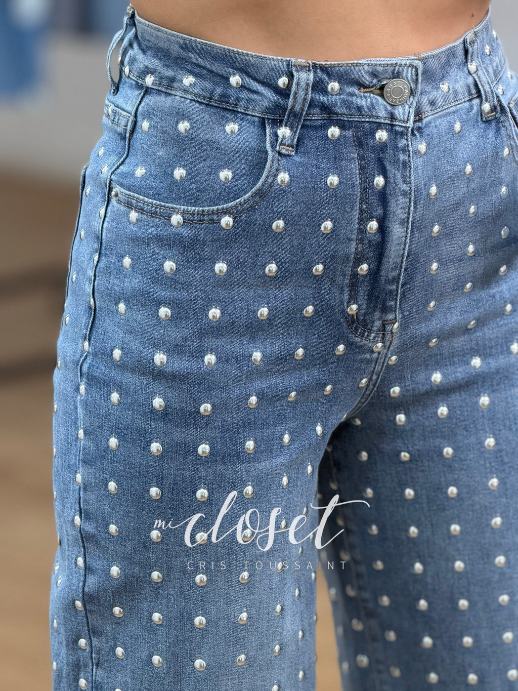 JEANS SÚPER STRETCH, TIRO ALTO, CORTE RECTO, CON ESTOPEROLES ADELANTE Y ATRÁS