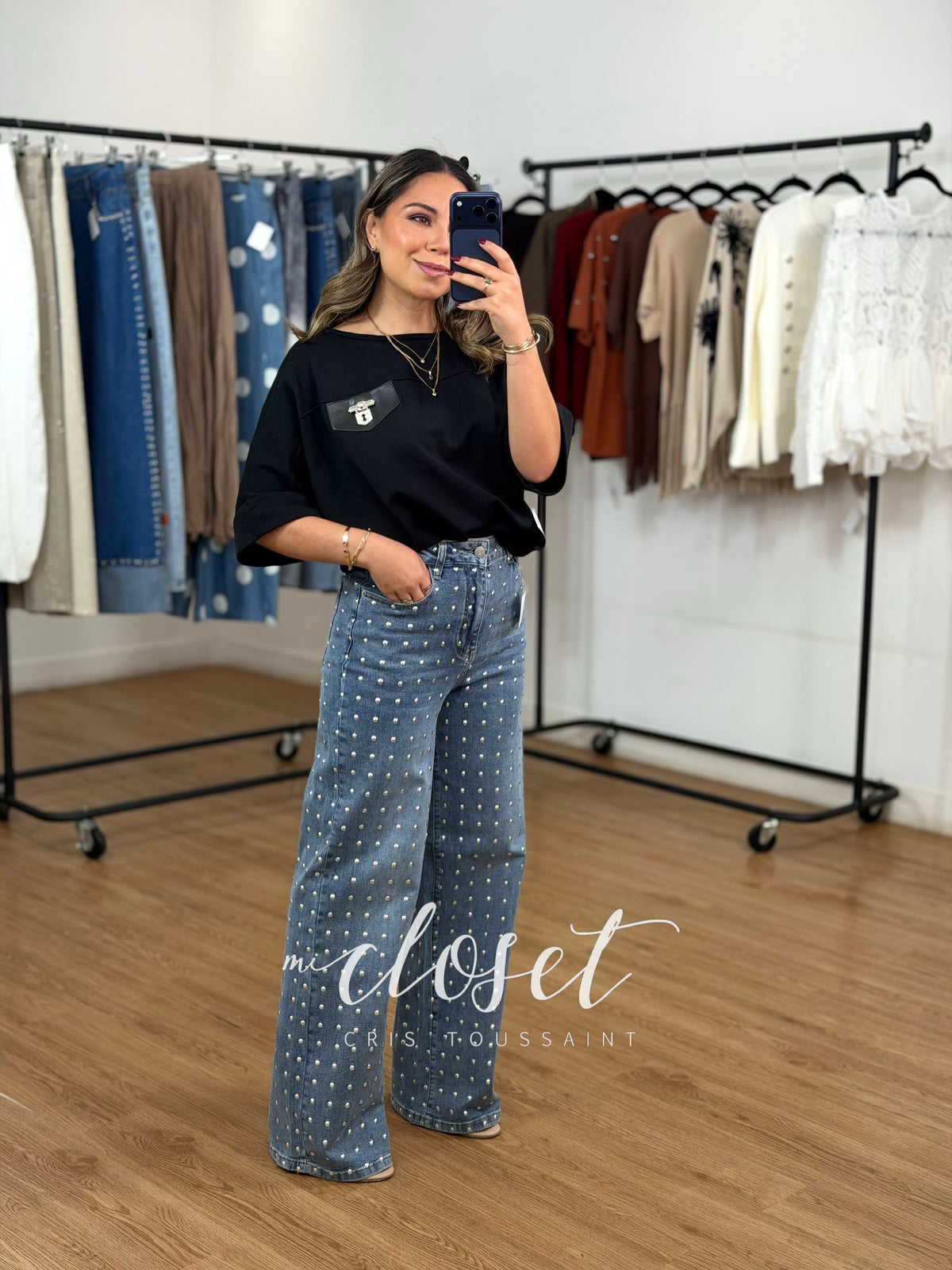 JEANS SÚPER STRETCH, TIRO ALTO, CORTE RECTO, CON ESTOPEROLES ADELANTE Y ATRÁS