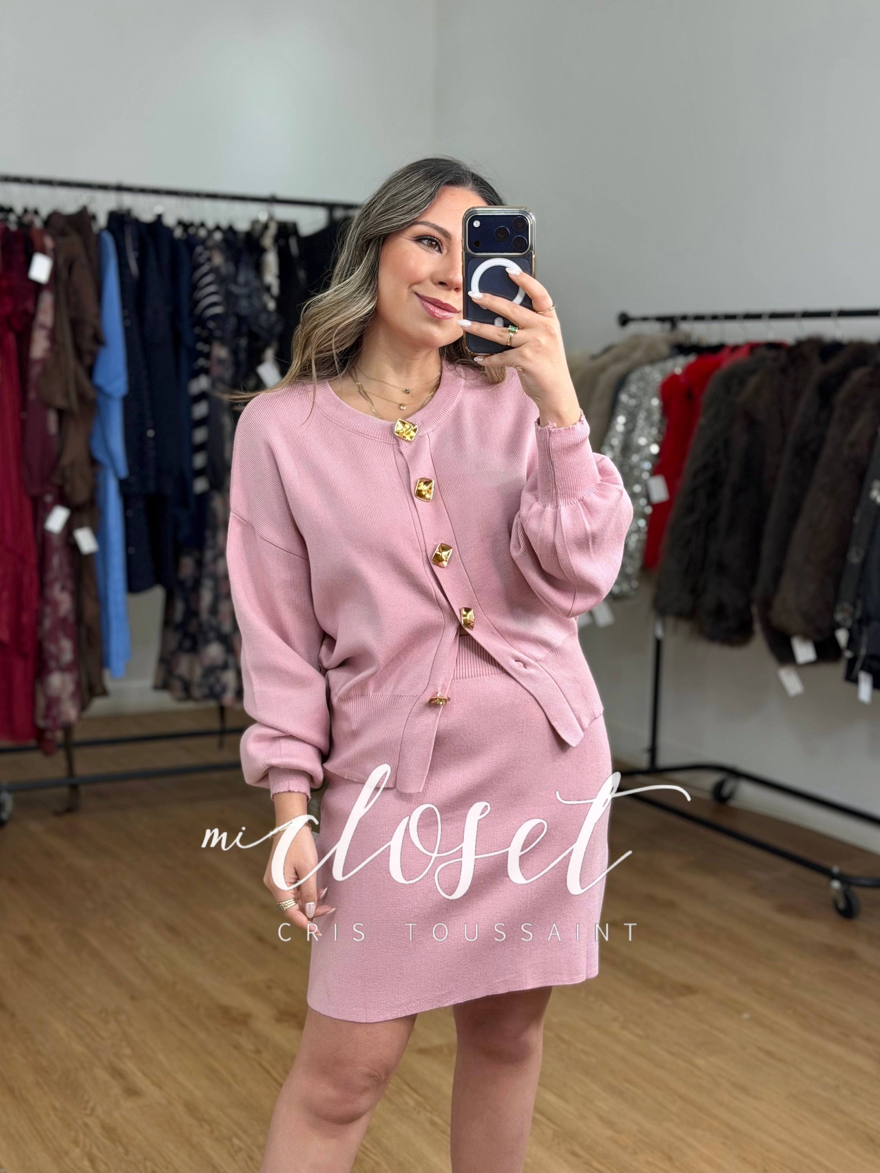 CONJUNTO DE PUNTO, FALDA Y SWEATER; MANGA GLOBO
