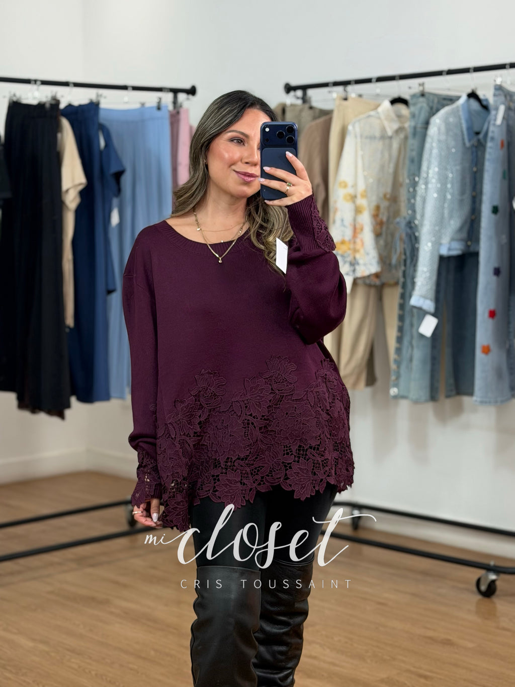 SWEATER DE PUNTO CON CUELLO REDONDO, DETALLE DE ENCAJE EN PARTE DE ABAJO