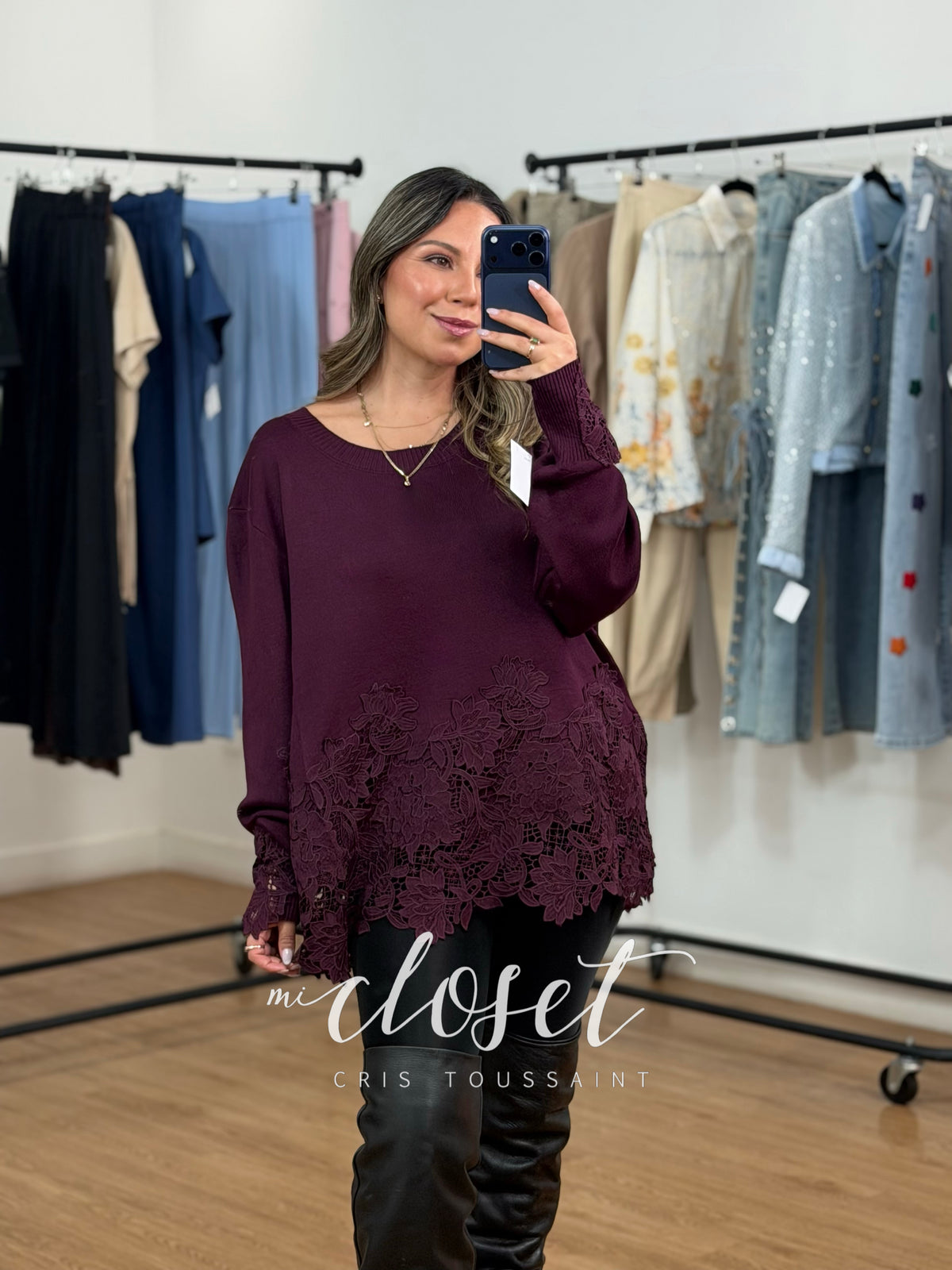 SWEATER DE PUNTO CON CUELLO REDONDO, DETALLE DE ENCAJE EN PARTE DE ABAJO