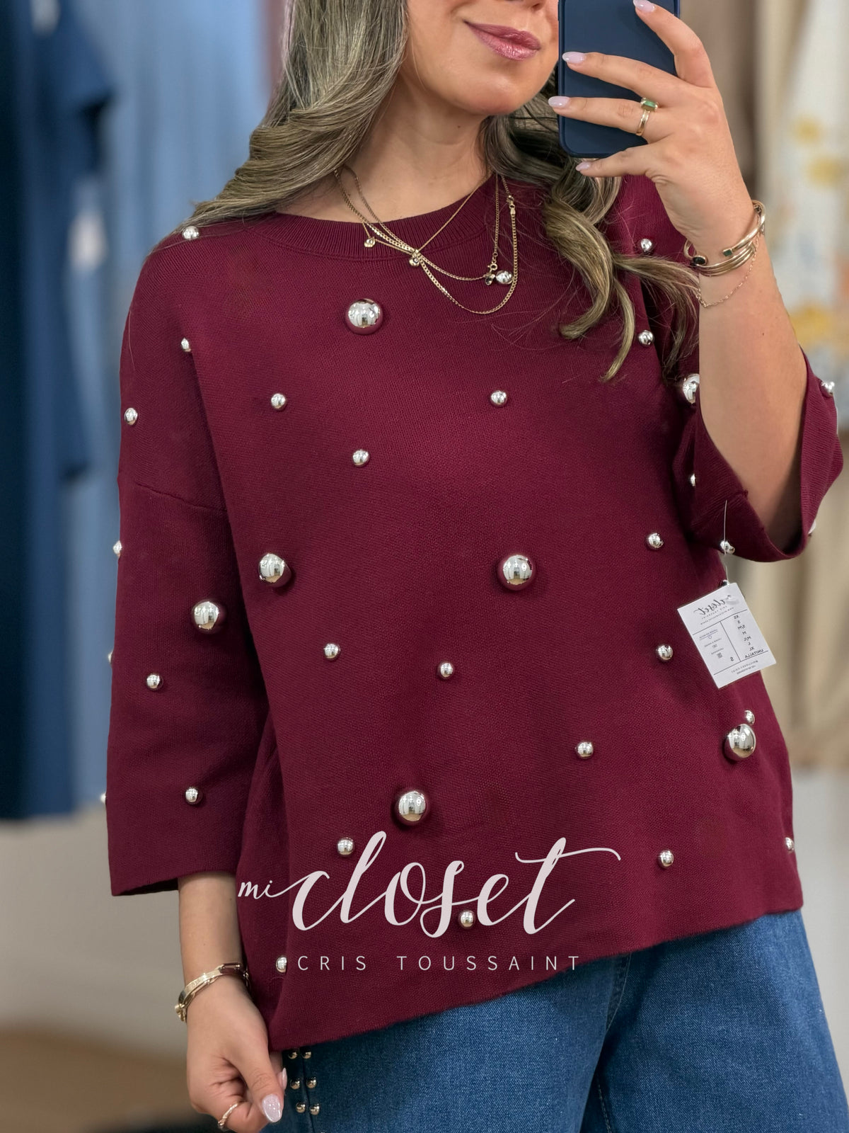 Sweater de punto semi grueso manga 3/4 con esferas de distintos tamaños