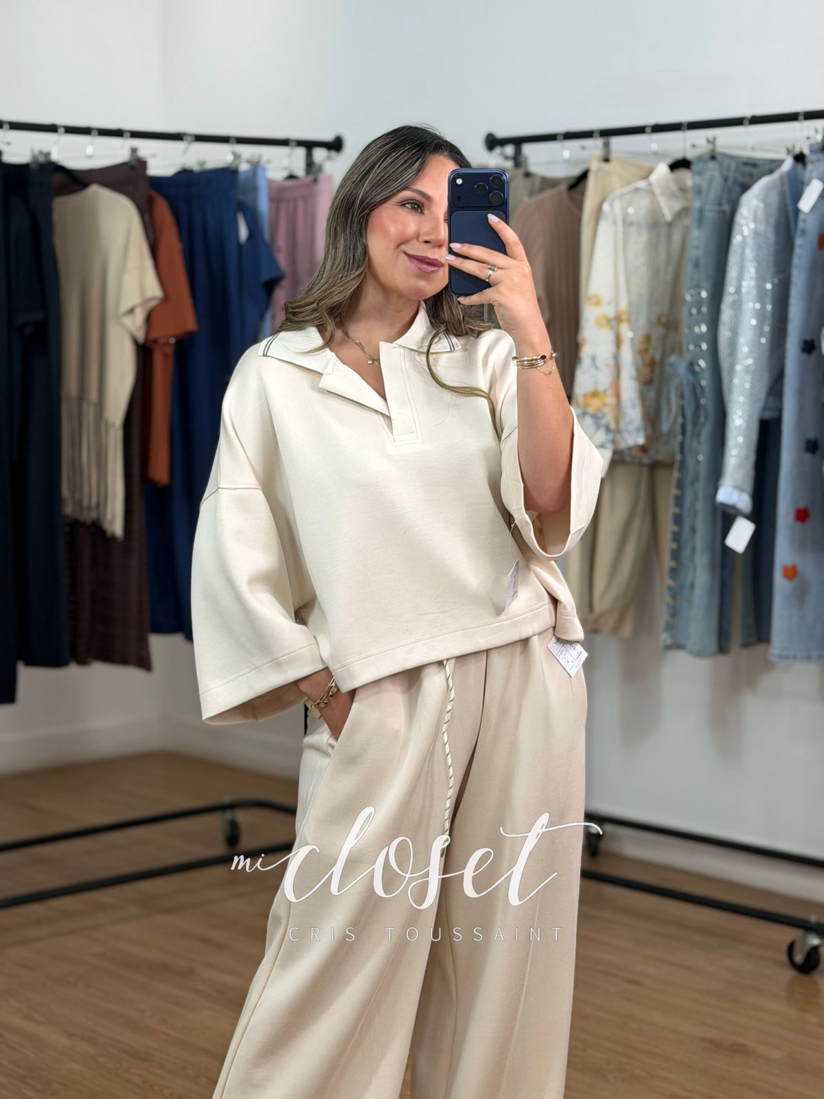 CONJUNTO SEMI GRUESO OVERSIZED DE PANTS Y TEESHIRT CON CUELLO POLO Y MANGA 3/4