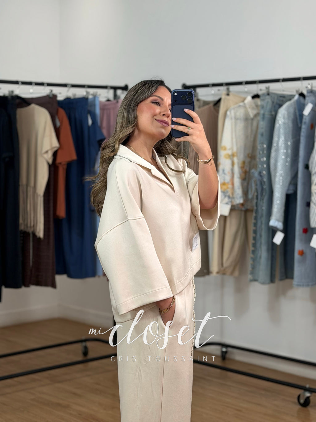 CONJUNTO SEMI GRUESO OVERSIZED DE PANTS Y TEESHIRT CON CUELLO POLO Y MANGA 3/4