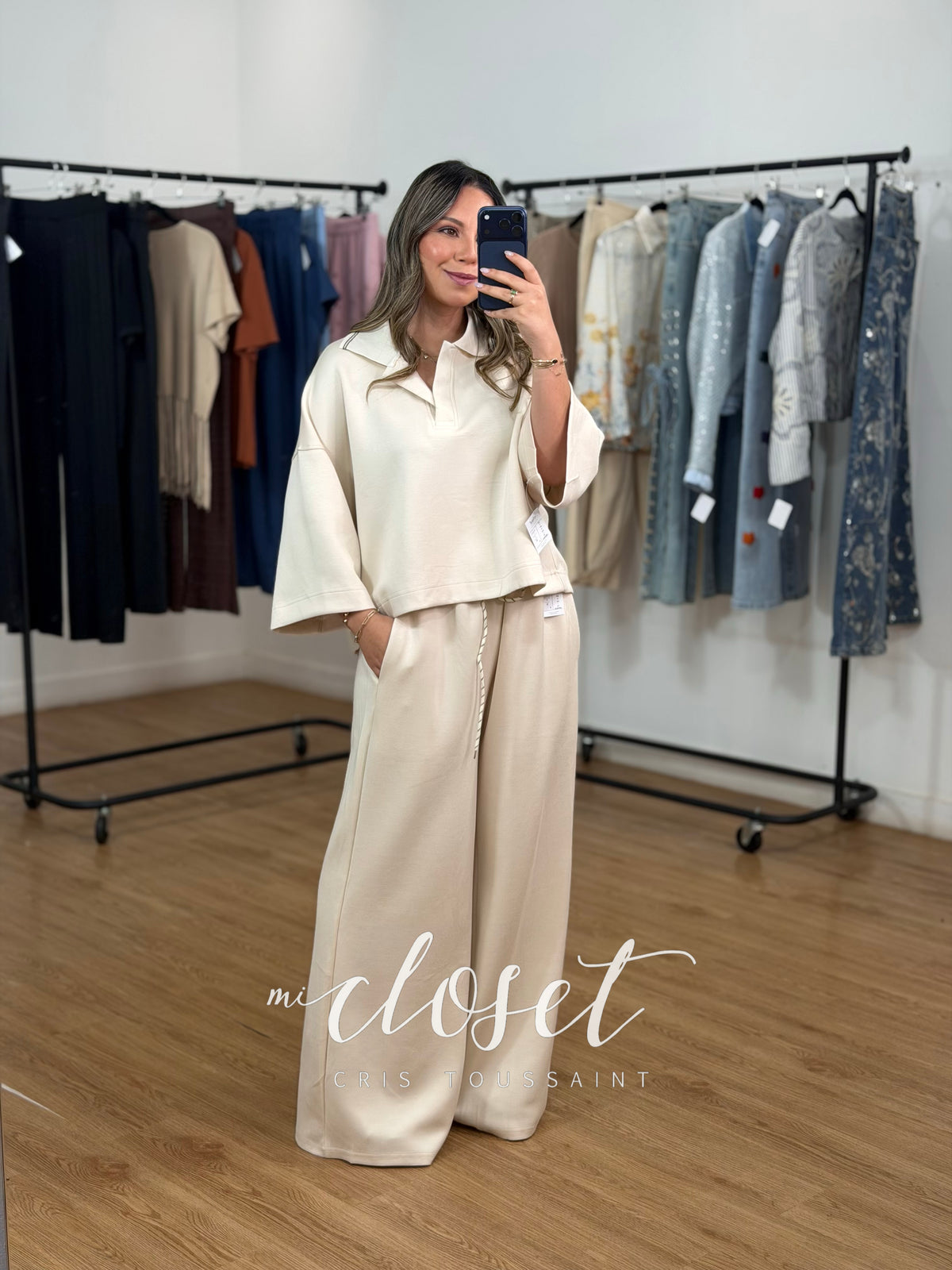 CONJUNTO SEMI GRUESO OVERSIZED DE PANTS Y TEESHIRT CON CUELLO POLO Y MANGA 3/4