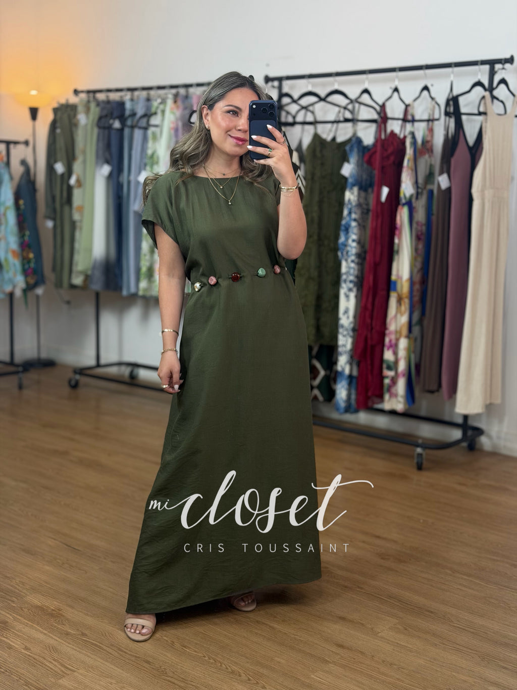 VESTIDO TIPO LINO AMPLIO CON CINTURÓN DE PIEDRITAS Y DETALLE EN ESPALDA