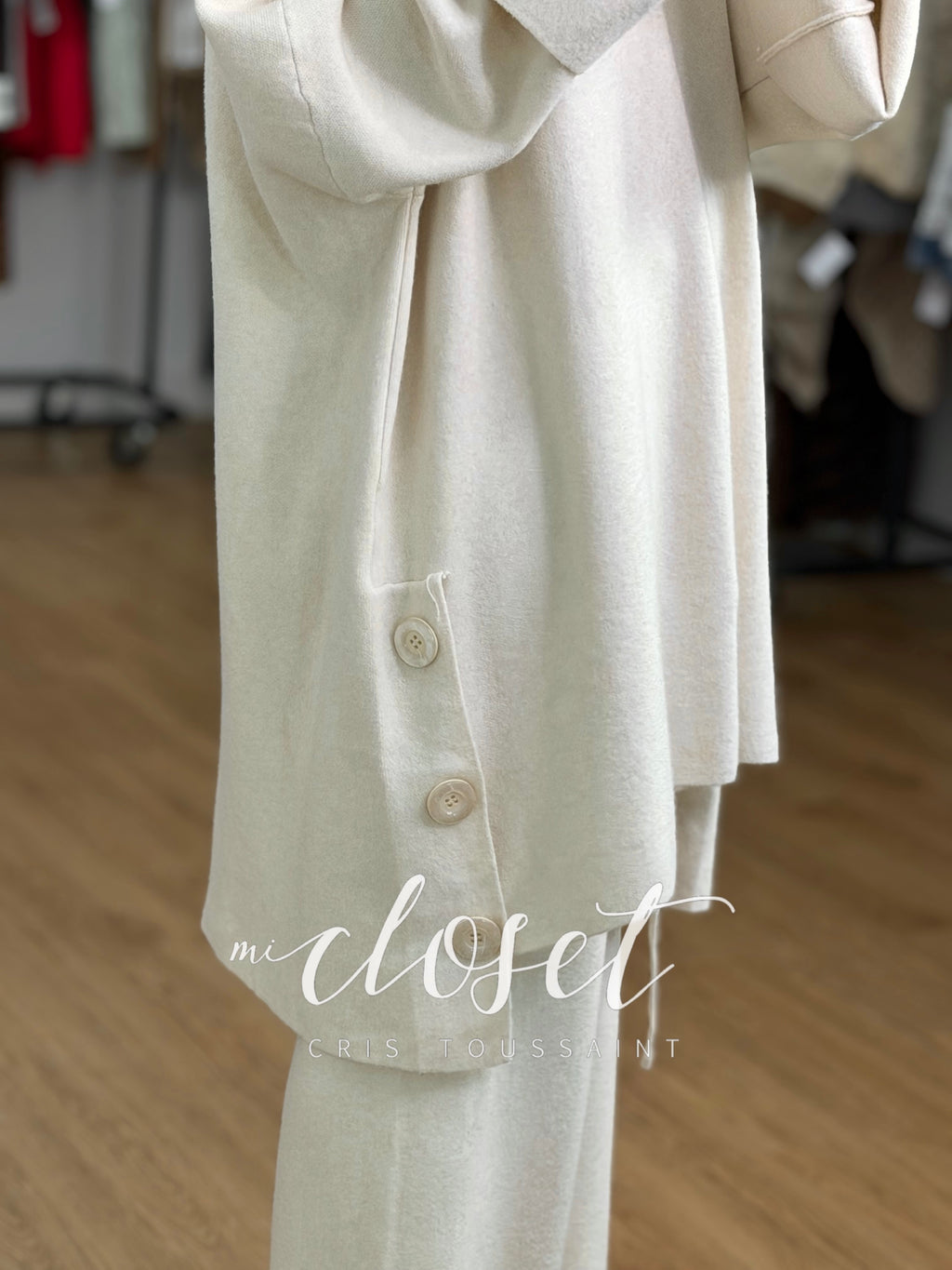 CONJUNTO DE PANTS CON SWEATER LARGO (OVERSIZED) BOTONES EN COSTADOS