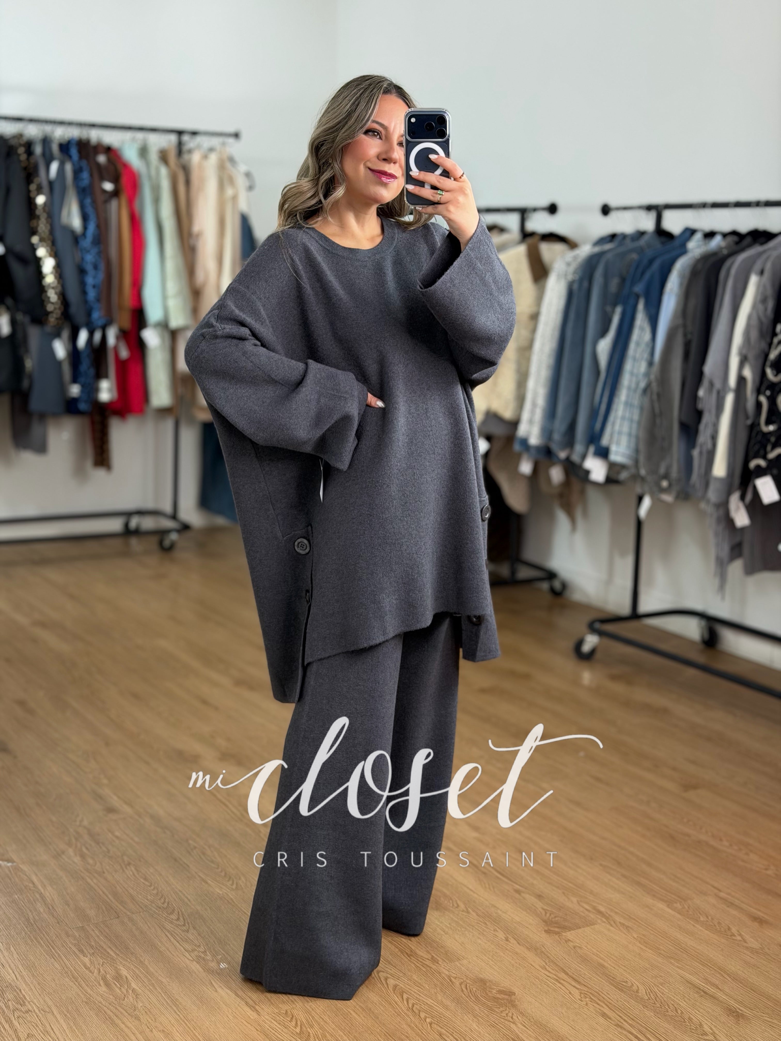 CONJUNTO DE PANTS CON SWEATER LARGO (OVERSIZED) BOTONES EN COSTADOS
