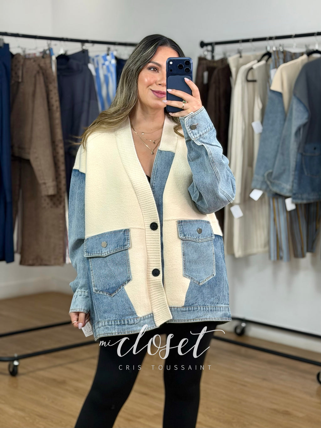 Chamarra oversized doble textura con tela tipo suéter y mezclilla