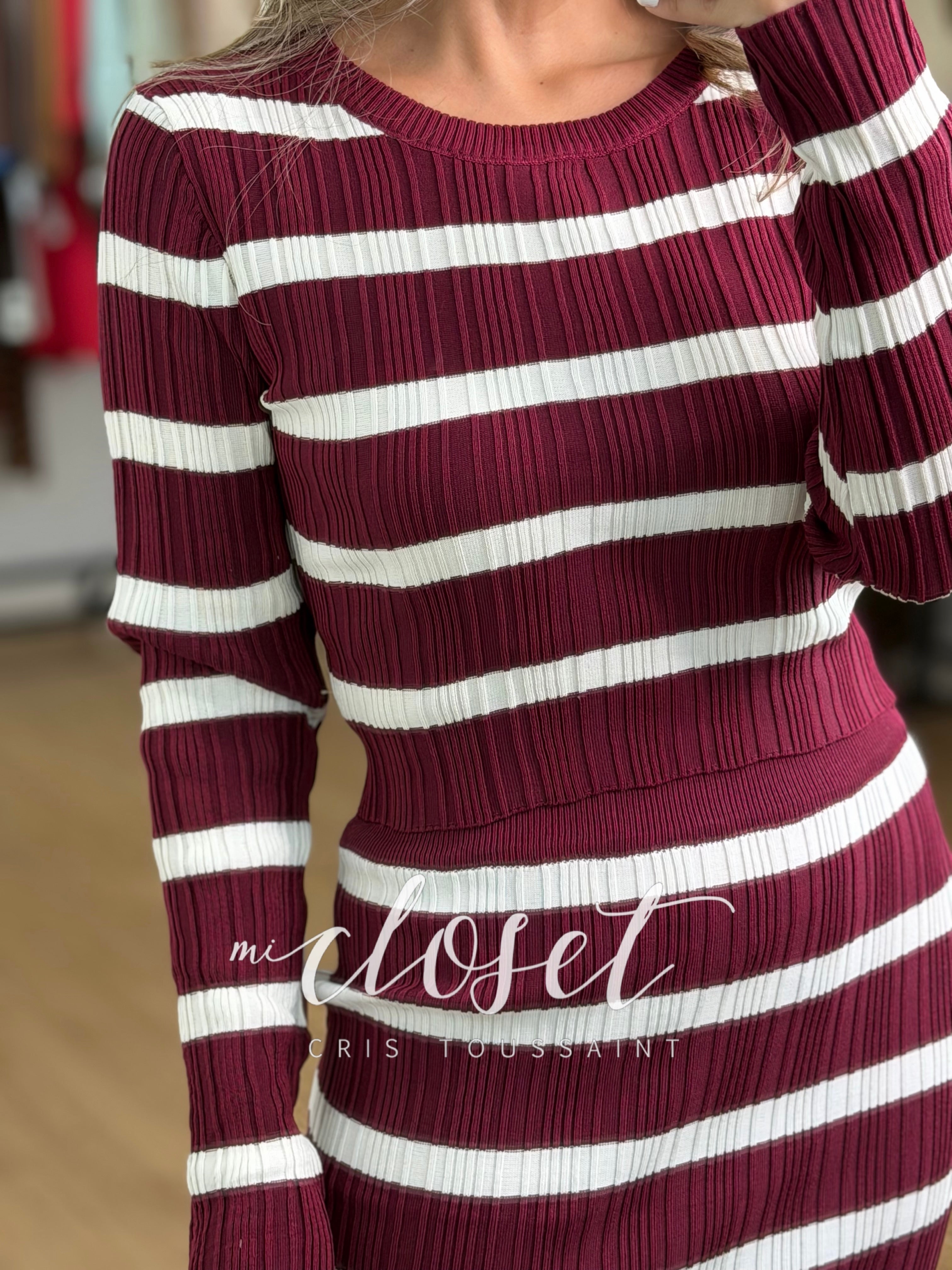 CONJUNTO DE FALDA TIPO LÁPIZ (STRETCH) CON SWEATER CROPPED