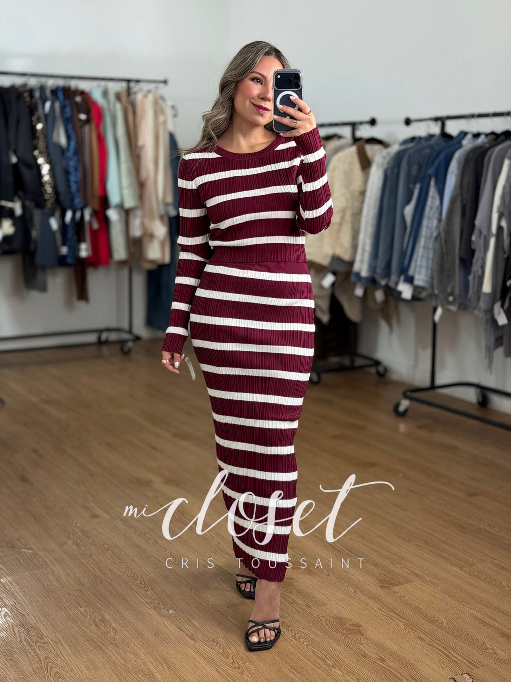 CONJUNTO DE FALDA TIPO LÁPIZ (STRETCH) CON SWEATER CROPPED