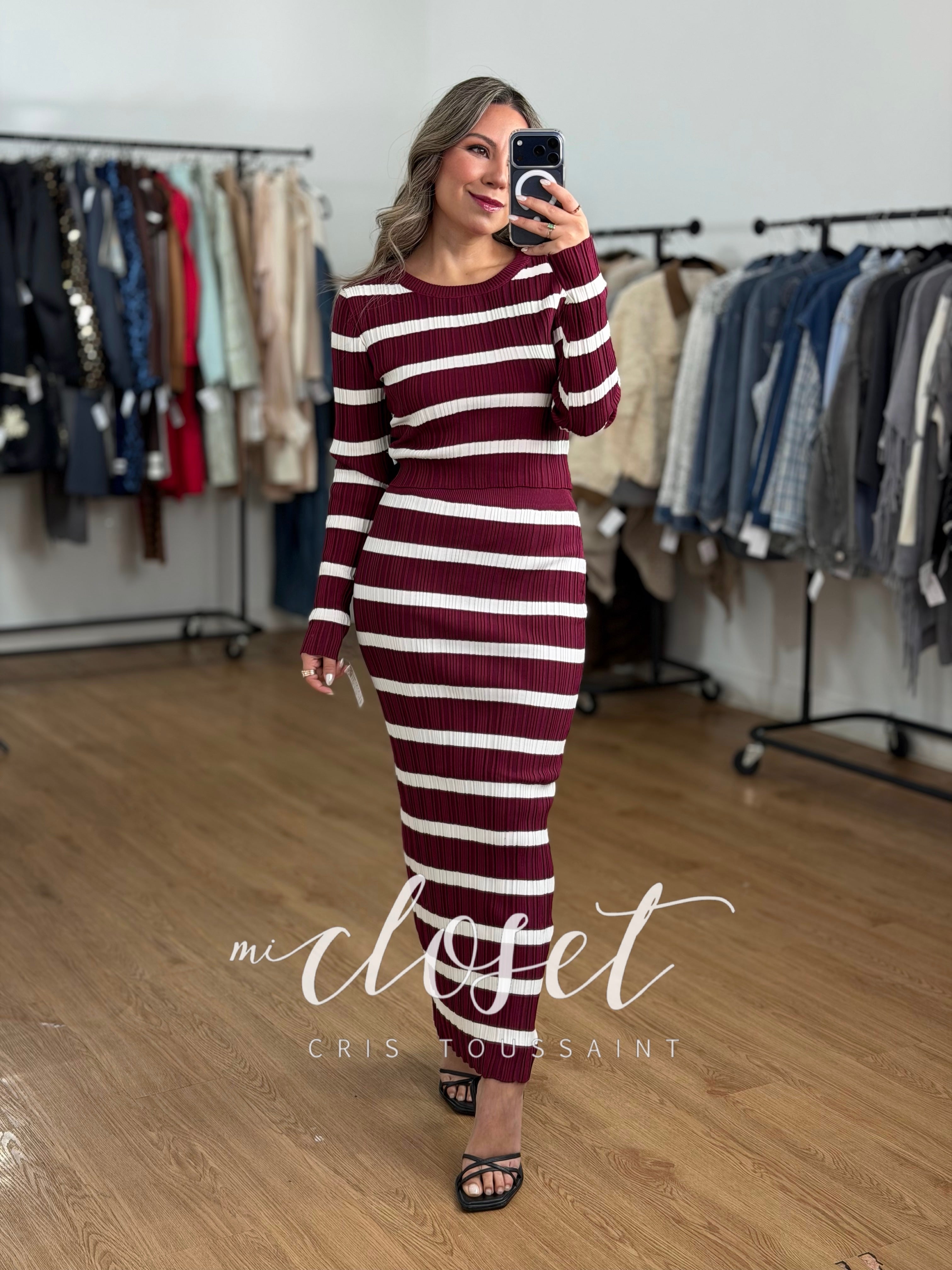 CONJUNTO DE FALDA TIPO LÁPIZ (STRETCH) CON SWEATER CROPPED