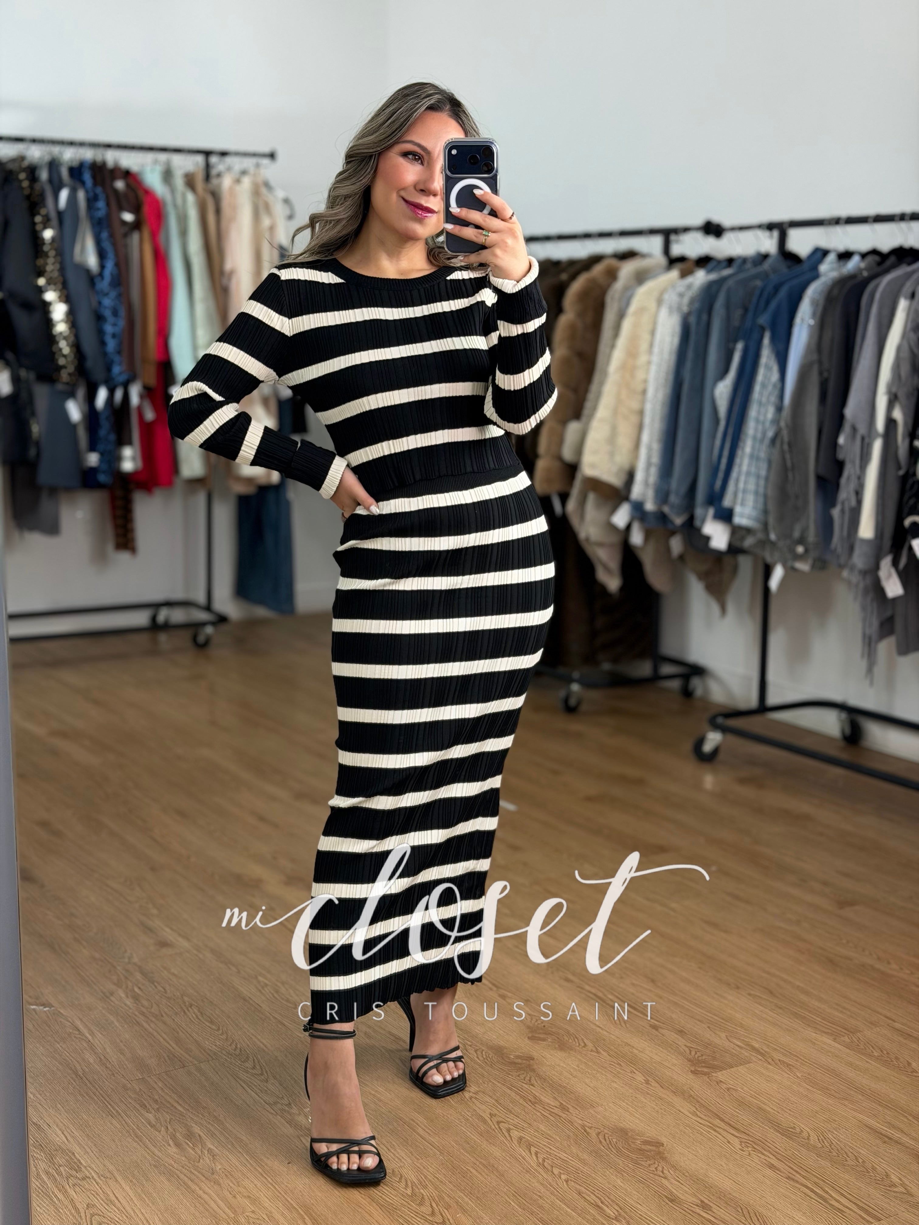 CONJUNTO DE FALDA TIPO LÁPIZ (STRETCH) CON SWEATER CROPPED