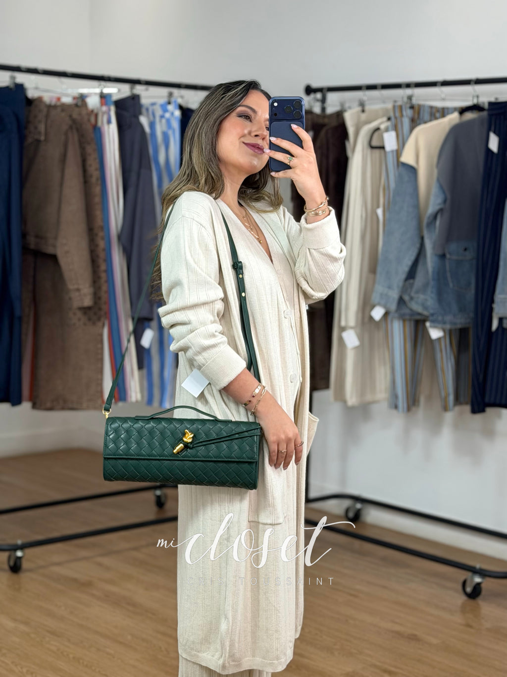 Conjunto de pants de tres piezas, chaleco, suéter largo y pants con textura