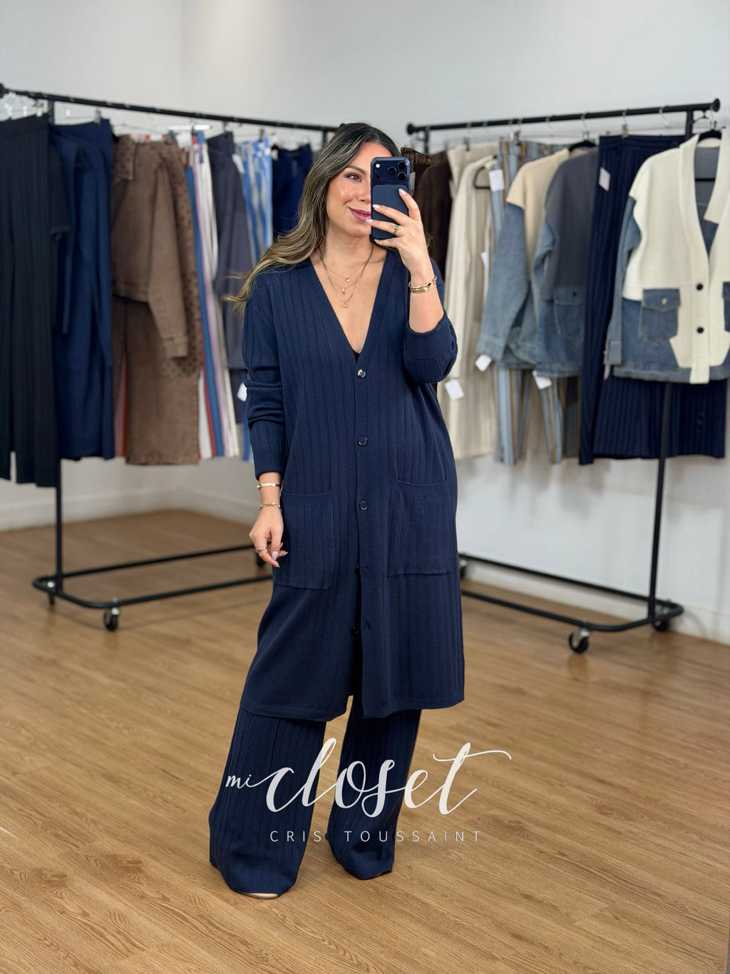 Conjunto de pants de tres piezas, chaleco, suéter largo y pants con textura