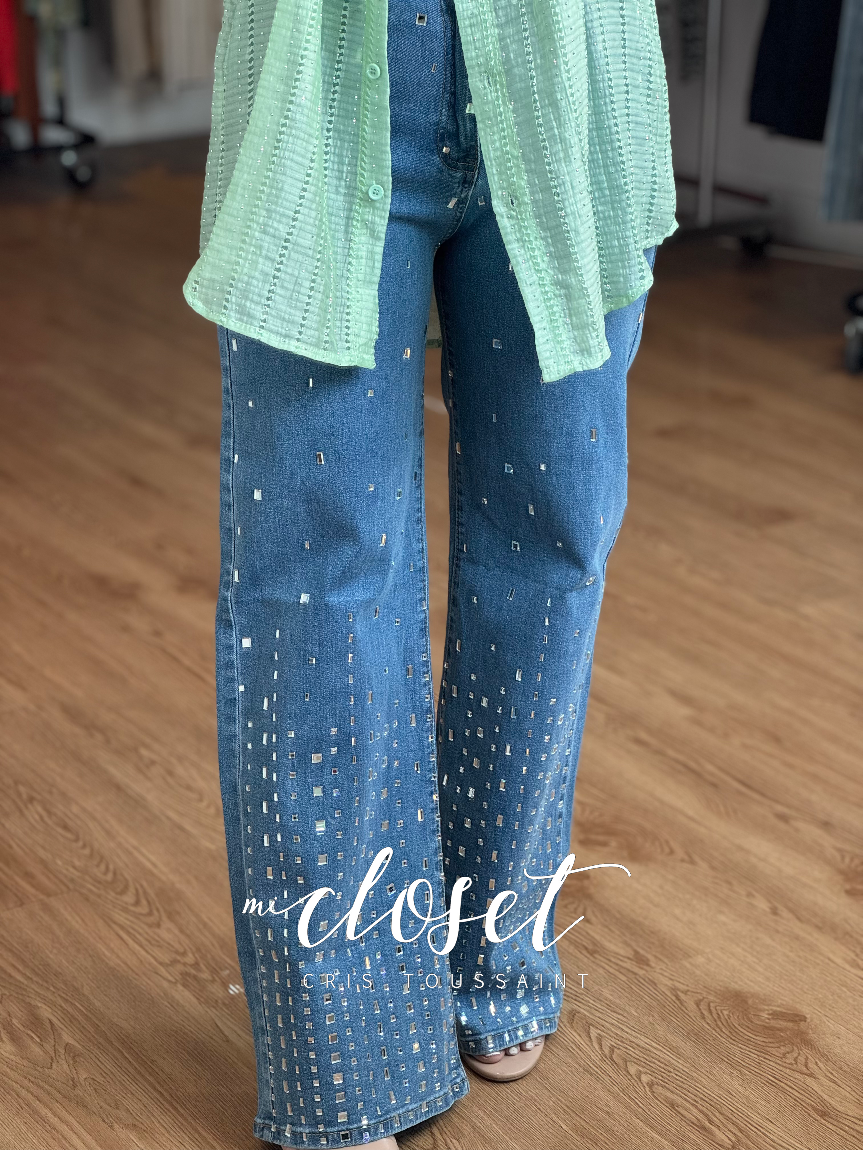 JEANS RECTOS STRETCH CON CRISTALES EN TODO EL FRENTE