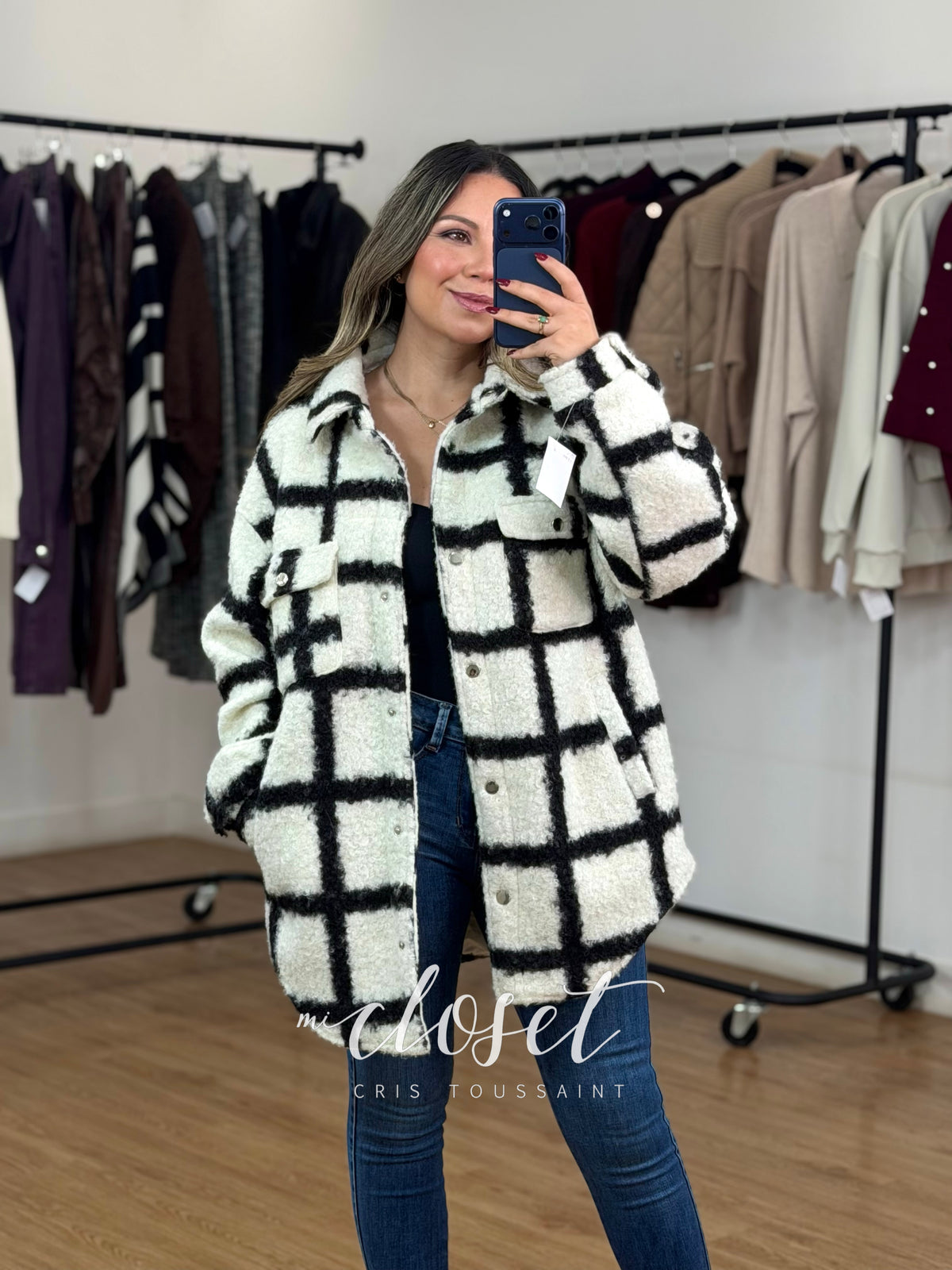 CHAMARRA OVERSIZED CON FORRO, SÚPER CALIENTITA, CON TEXTURA DE BORREGO POR FUERA