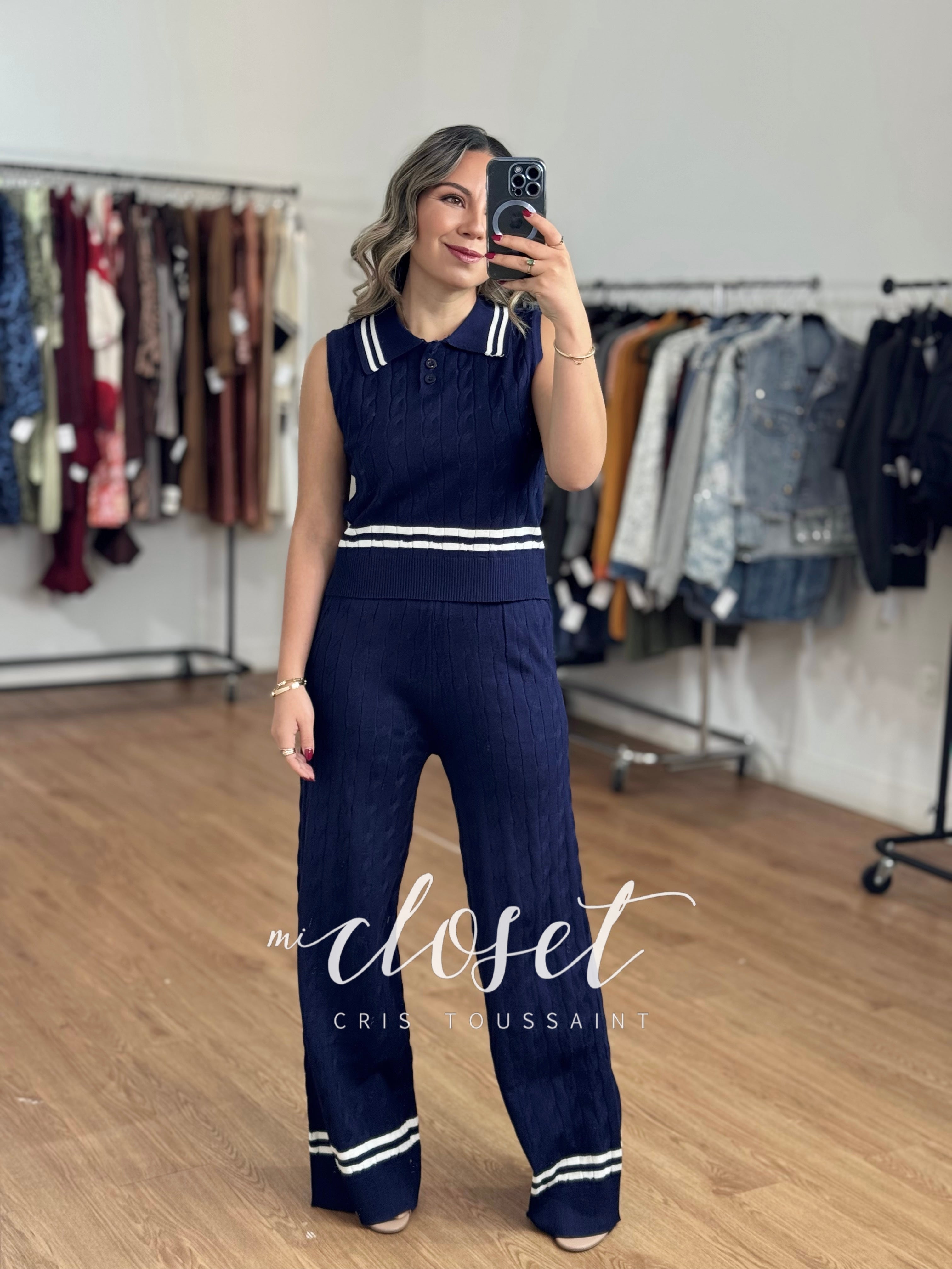 CONJUNTO CON TEXTURA DE TRENZA Y LÍNEAS BLANCAS