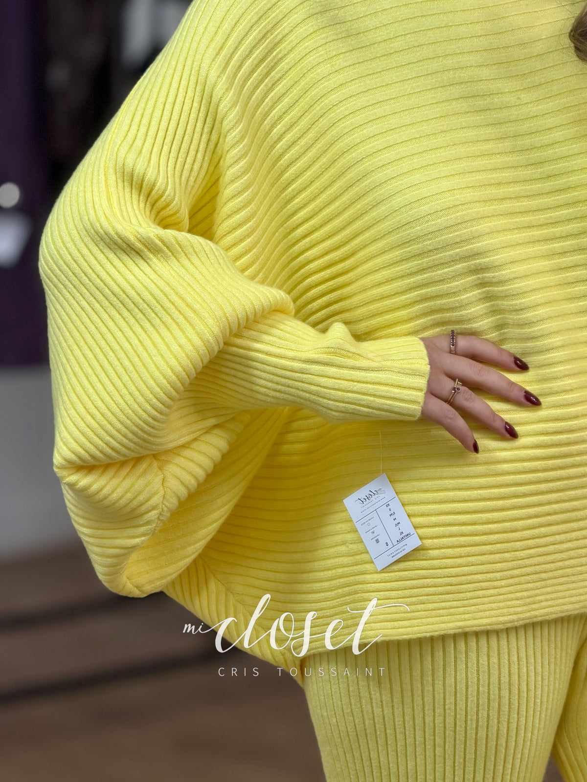 CONJUNTO GRUESO SÚPER SUAVE, TEXTURIZADO, PANTS Y SWEATER MANGA MURCIÉLAGO CON CUELLO ALTO