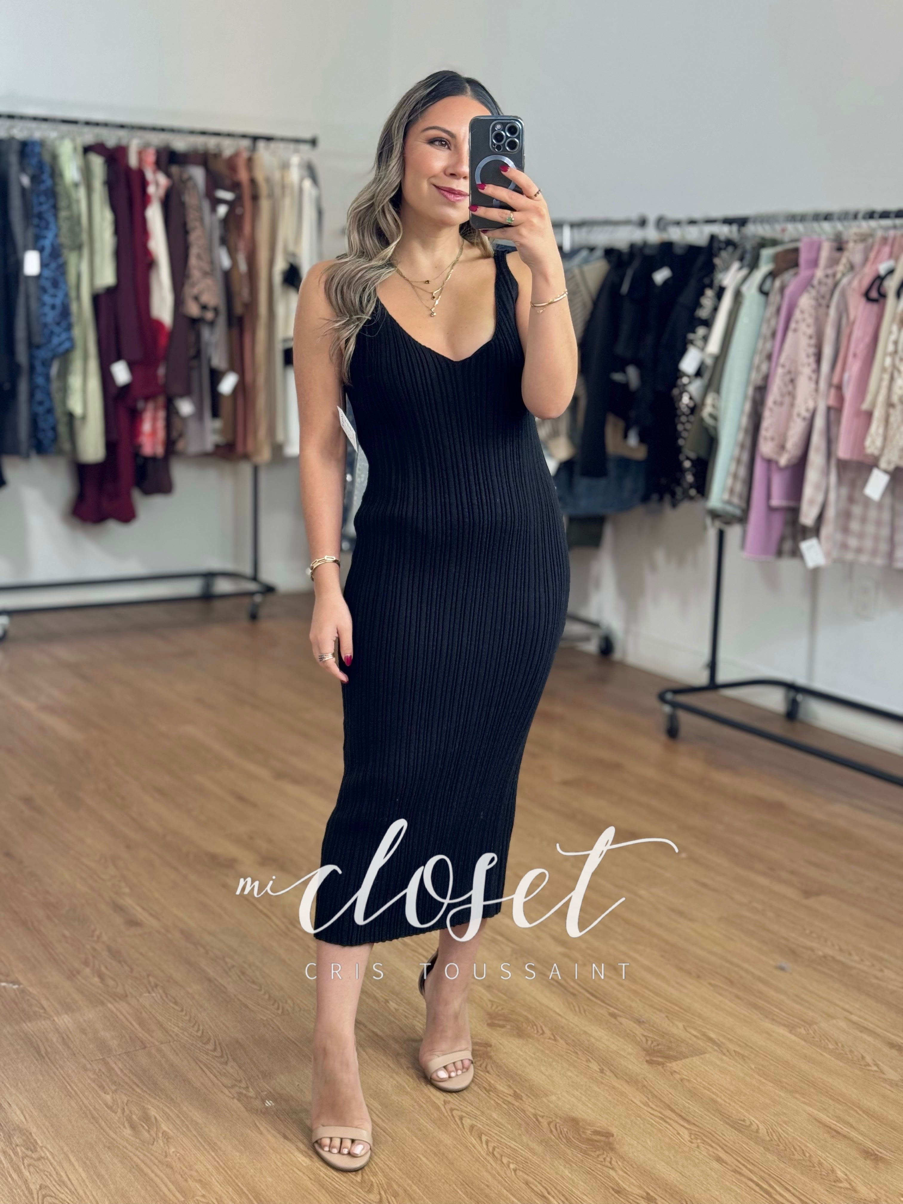CONJUNTO DE VESTIDO Y SWEATER ASIMÉTRICO